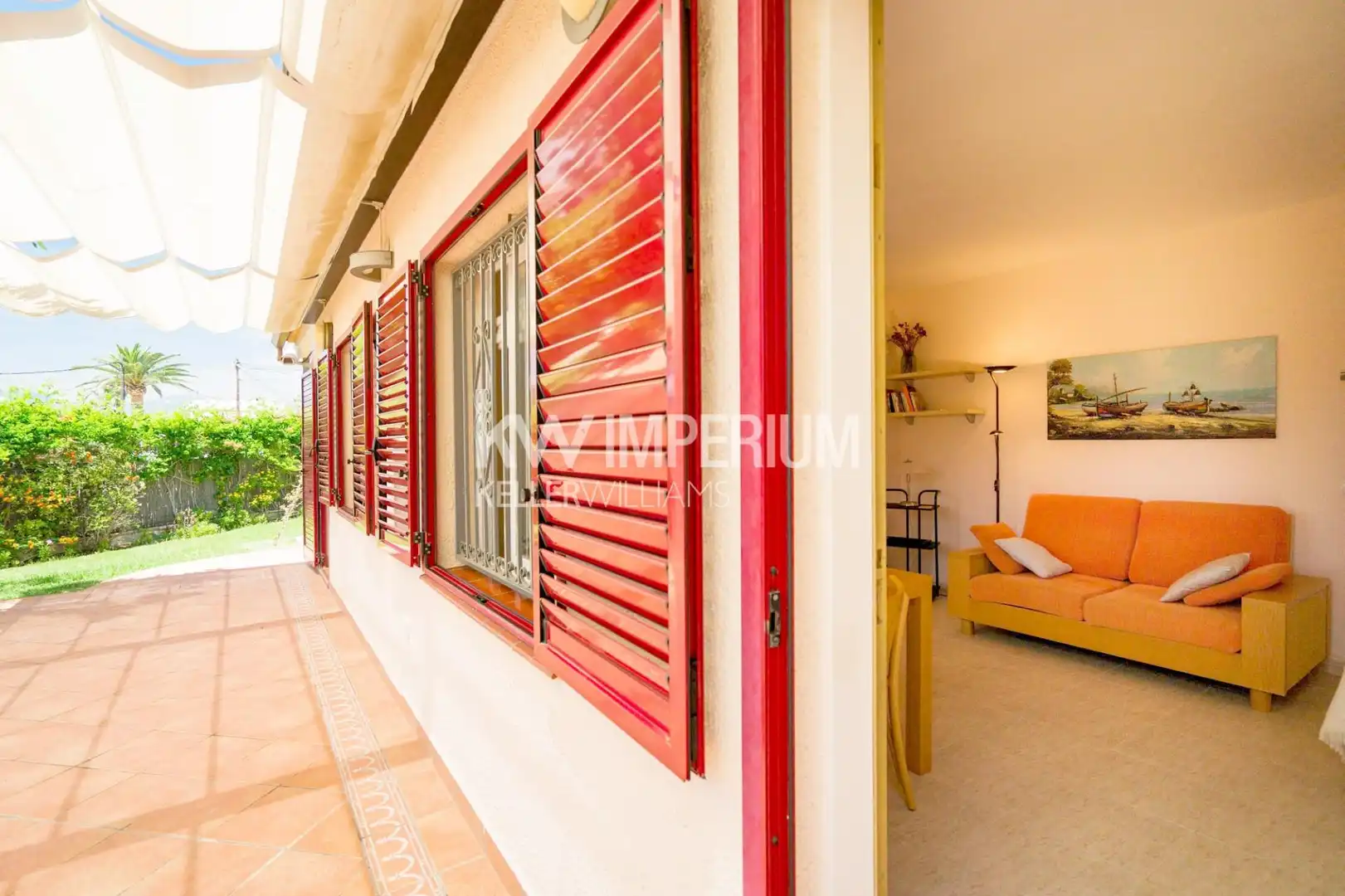 Vista exterior de Casa o xalet en venda en Cambrils amb Aire condicionat, Calefacció i Jardí privat