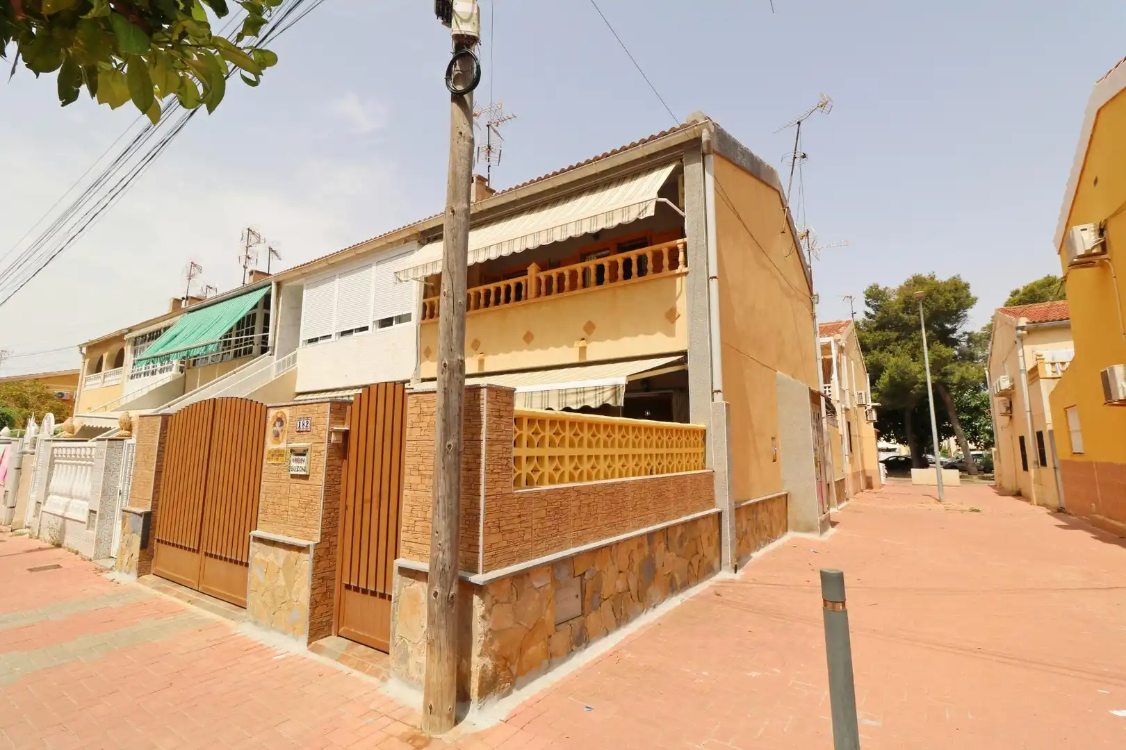 Reihenhaus mit Terrasse zum Verkauf in Calle MAESTRO QUINO, imagen 2
