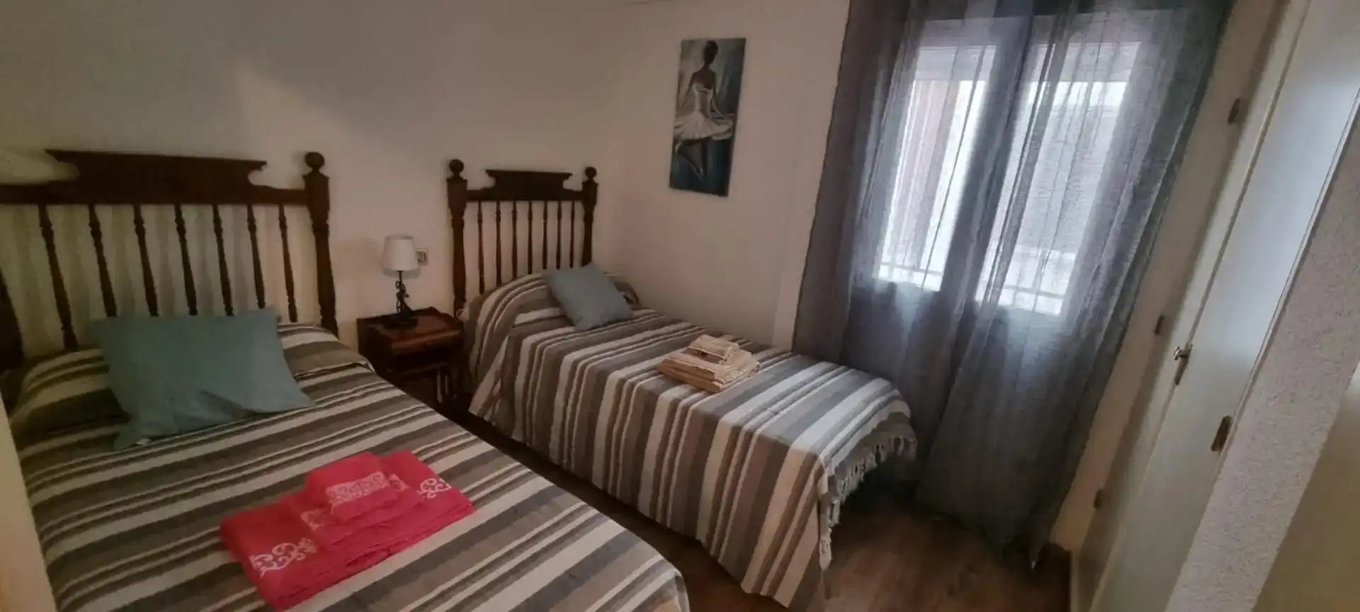 Bedroom of Flat for rent in Madrigal de la Vera  with Air Conditioner, Private garden and Parquet flooring