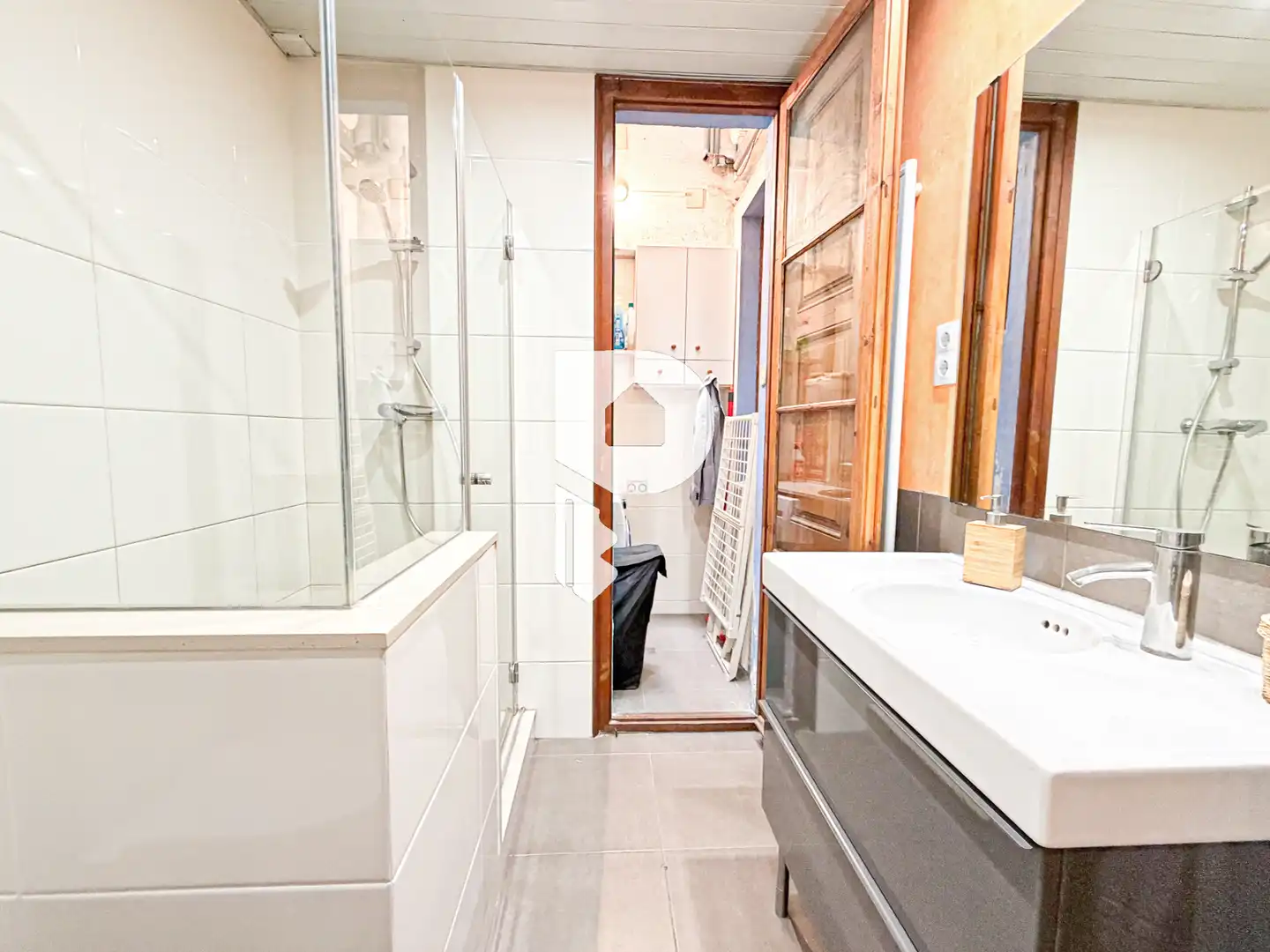 Baño de Casa adosada en venta en Sant Vicenç Dels Horts con Aire acondicionado, Calefacción y Jardín privado