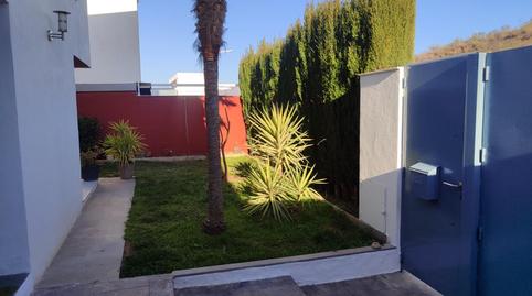 Foto 4 de Casa adosada de alquiler en Ayuntamiento, Alhendín