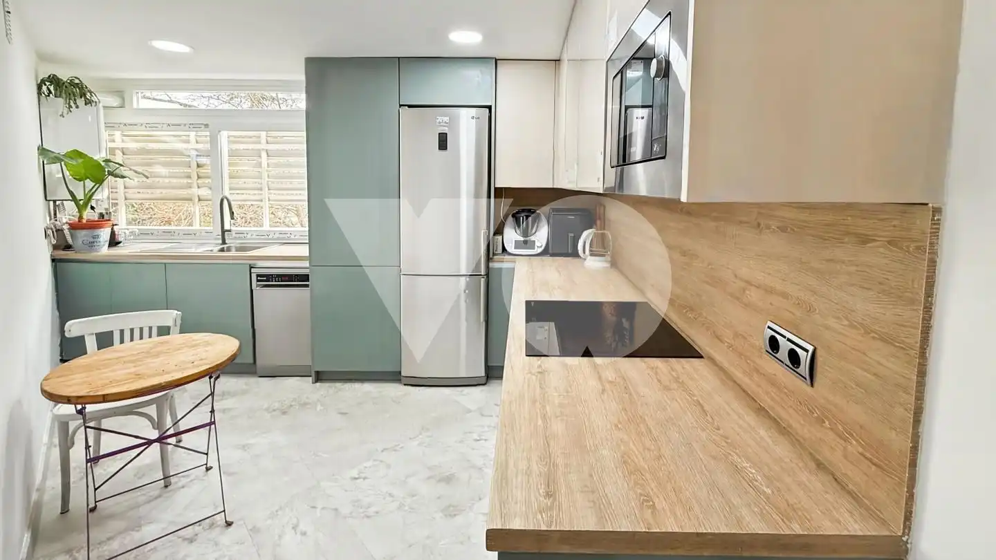 Cocina de Piso en venta en Madrid con Aire acondicionado, Calefacción y Jardín privado
