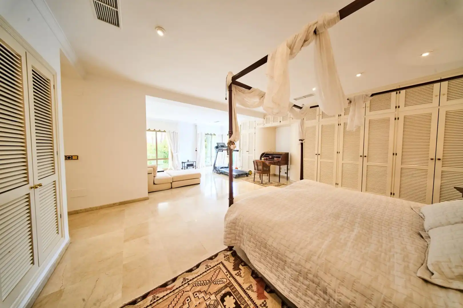 Habitación de Casa o chalet en venta en Marbella con Aire acondicionado, Calefacción y Jardín privado