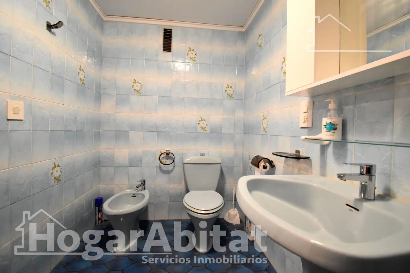 Bathroom of Flat for sale in Piles  with Air Conditioner, Heating and Storage room