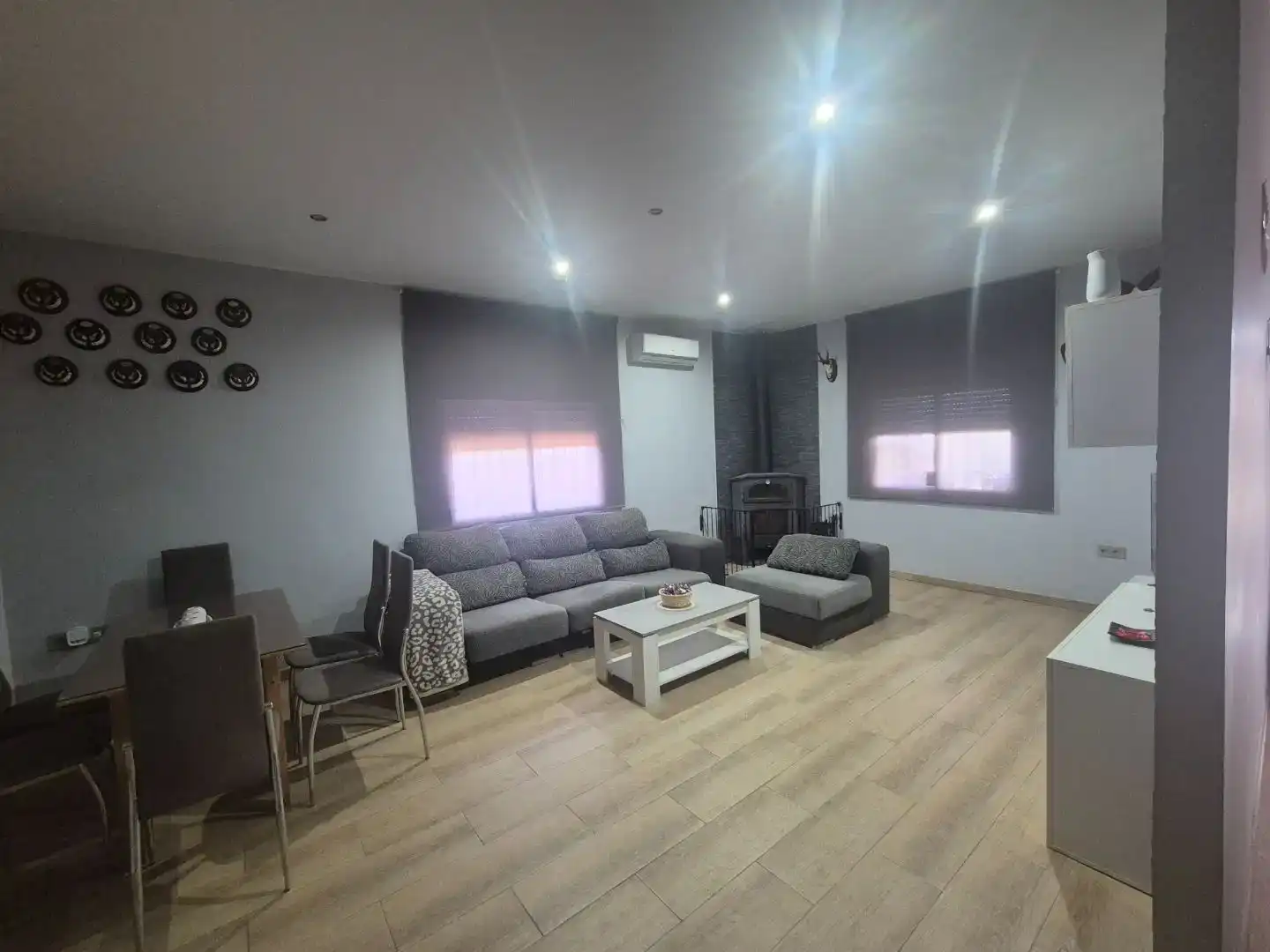 Sala d'estar de Casa o xalet en venda en Navalvillar de Pela amb Aire condicionat