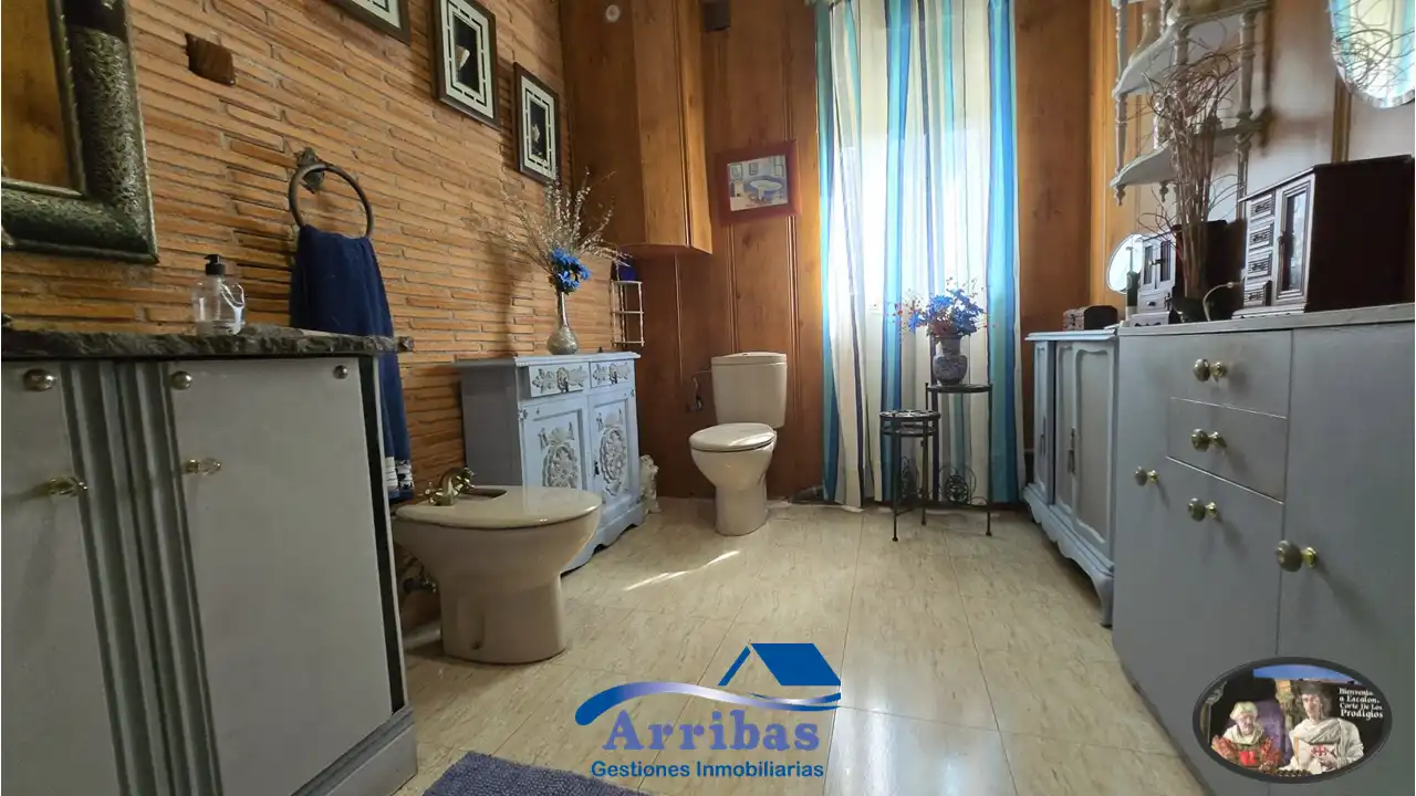 Bathroom of Houses for sale in Escalona  with Heating, Private garden and Terrace
