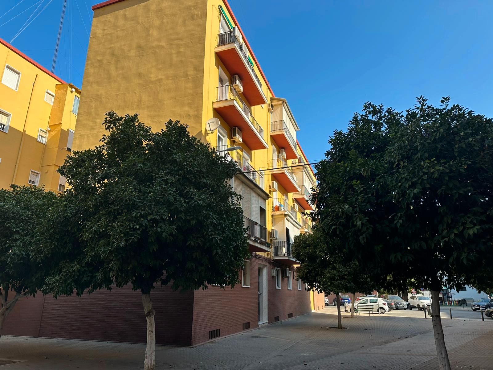 Exterior view of Duplex for sale in  Sevilla Capital  with Air Conditioner