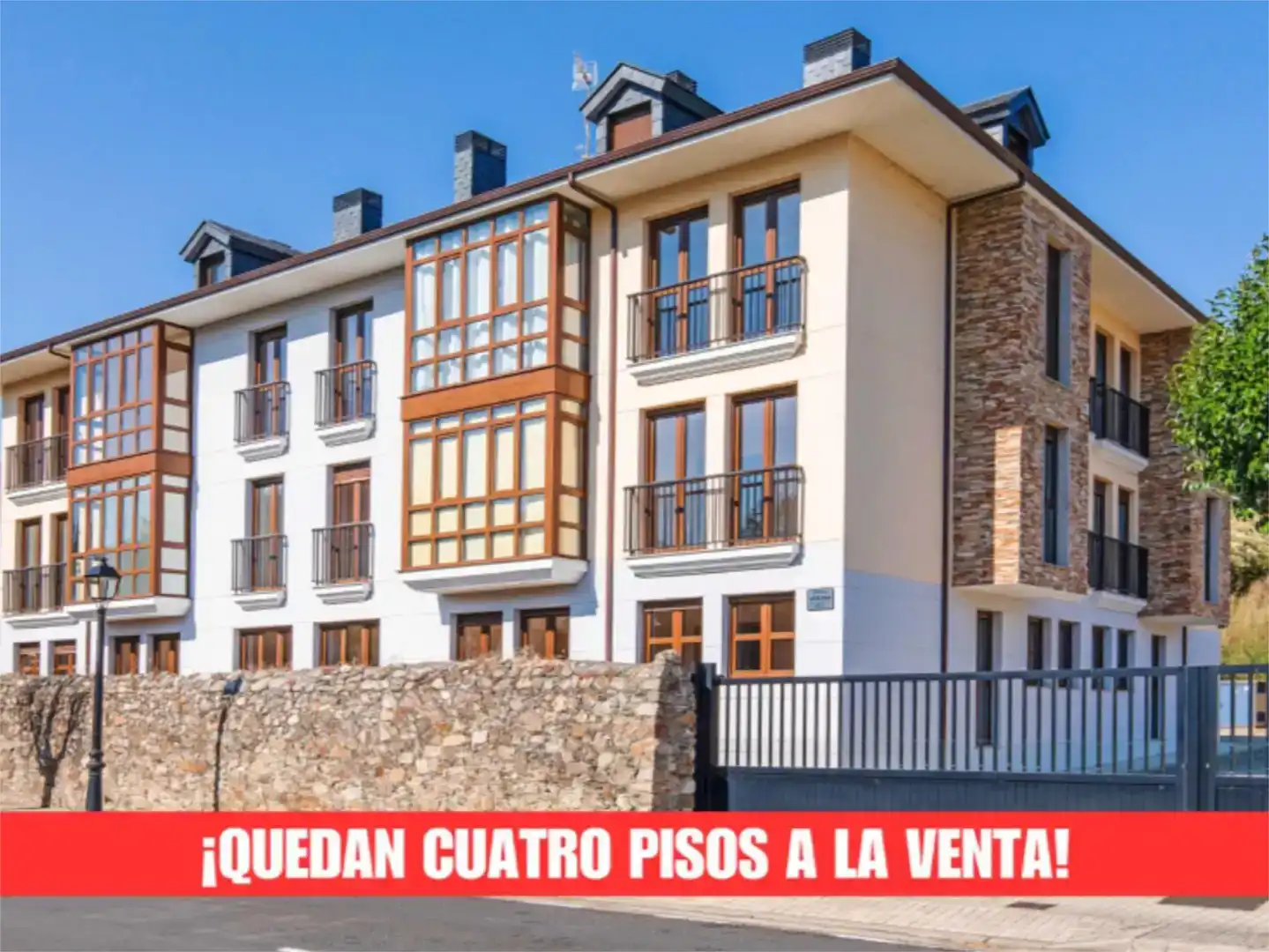 Vista exterior de Piso en venta en Villafranca del Bierzo, León