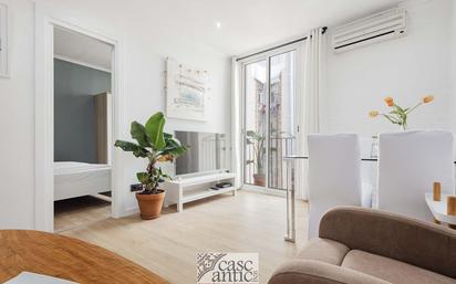 Bedroom of Flat for sale in  Barcelona Capital  with Heating, Terrace and Balcony