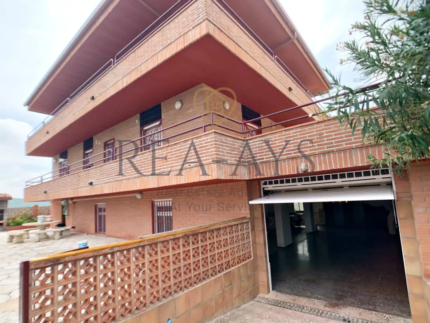 Vista exterior de Casa o chalet en venta en Vallirana con Jardín privado, Terraza y Trastero