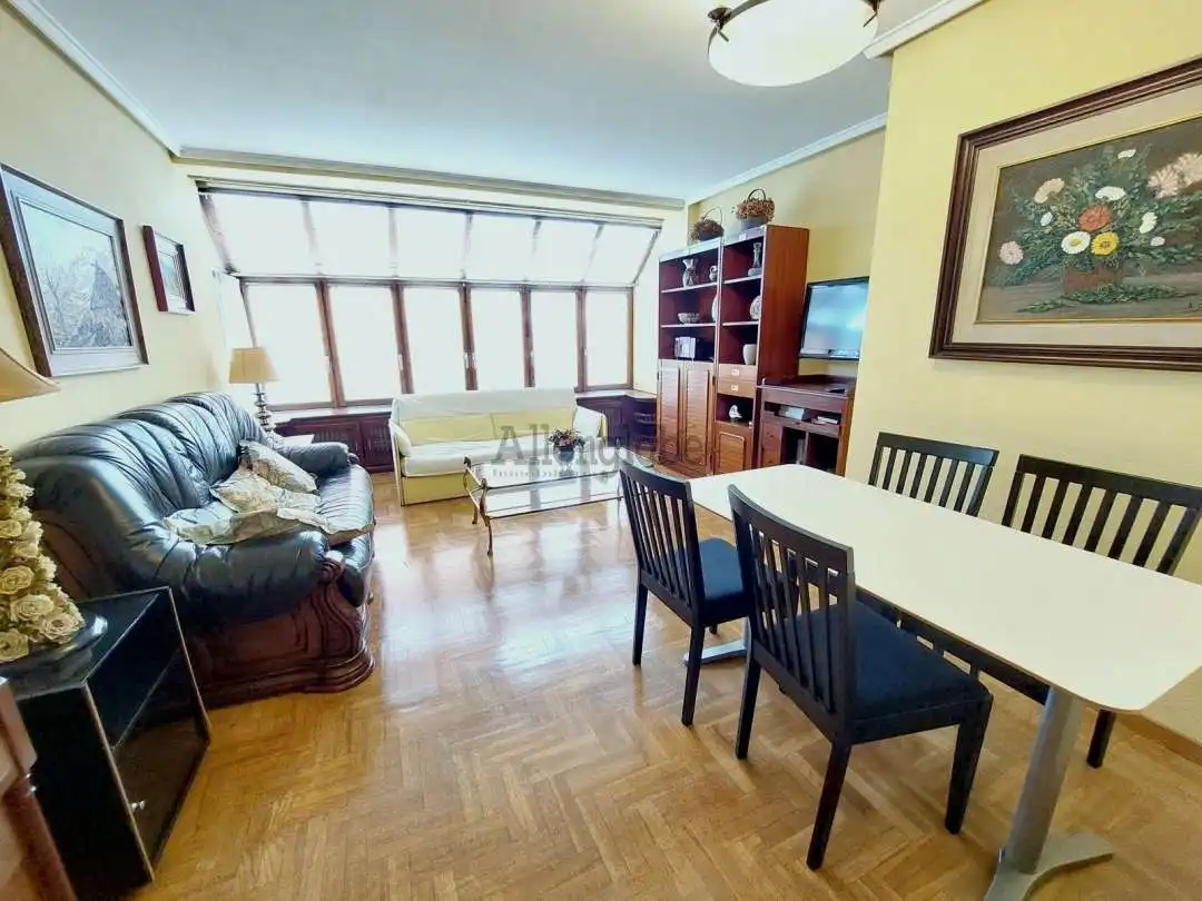 Living room of Flat for rent in Oviedo   with Heating