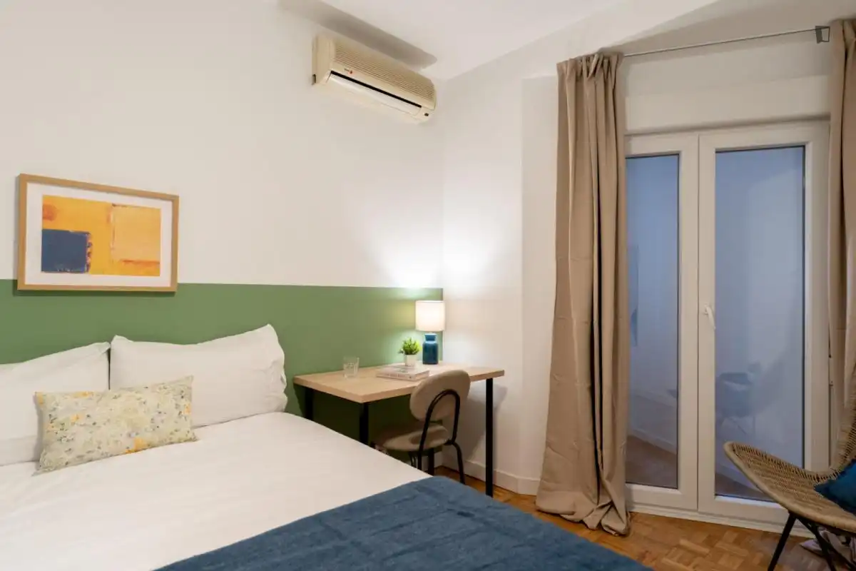 Schlafzimmer von Wohnungen zur untervermieten in Madrid mit Möbliert, Ofen und Waschmaschine