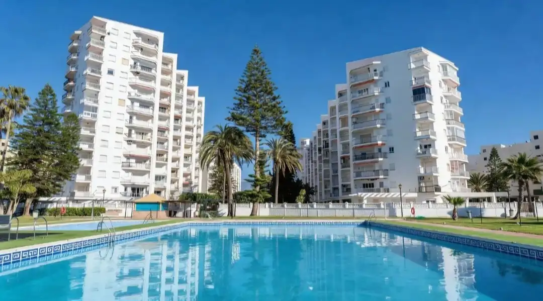 Schwimmbecken von Wohnung zum Verkauf in Salobreña mit Klimaanlage, Terrasse und Möbliert