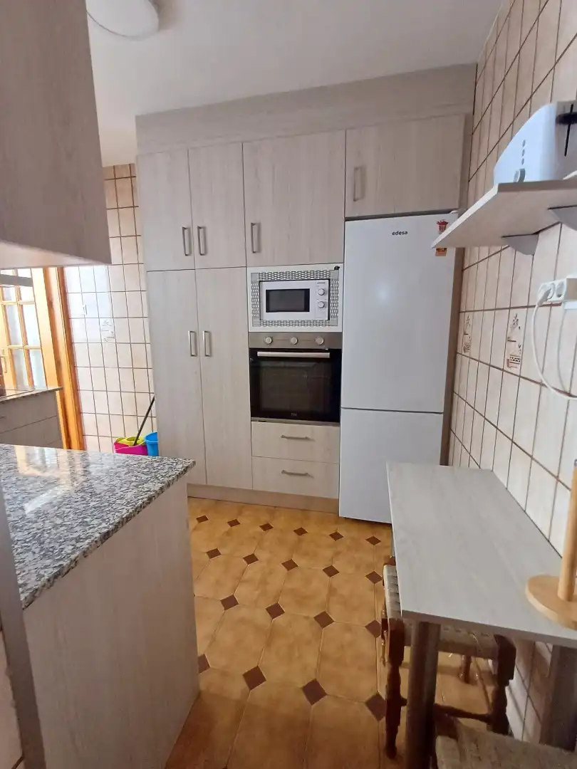 Flat with terrace to rent in Camino de Ronda 58