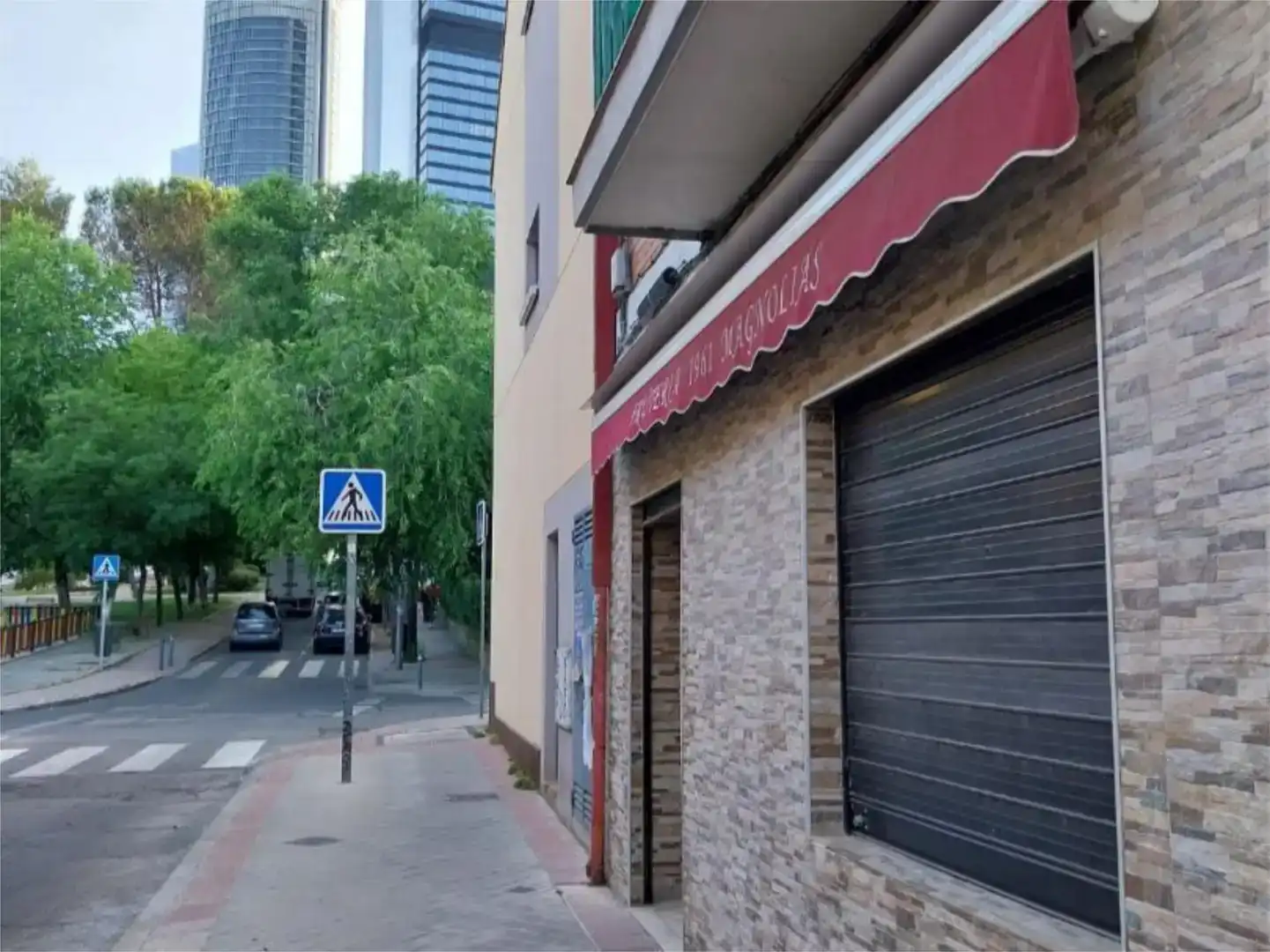 Außenansicht von Geschaftsraum zum Verkauf in Madrid mit Klimaanlage