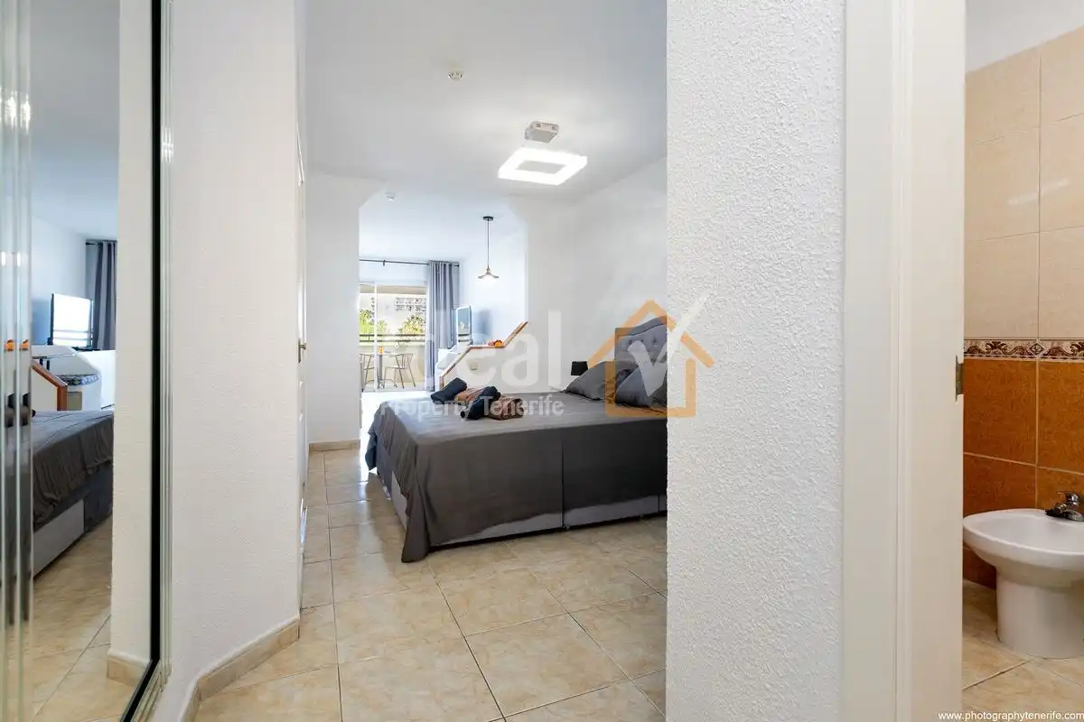 Habitación de Estudio en venta en Adeje con Aire acondicionado, Terraza y Amueblado