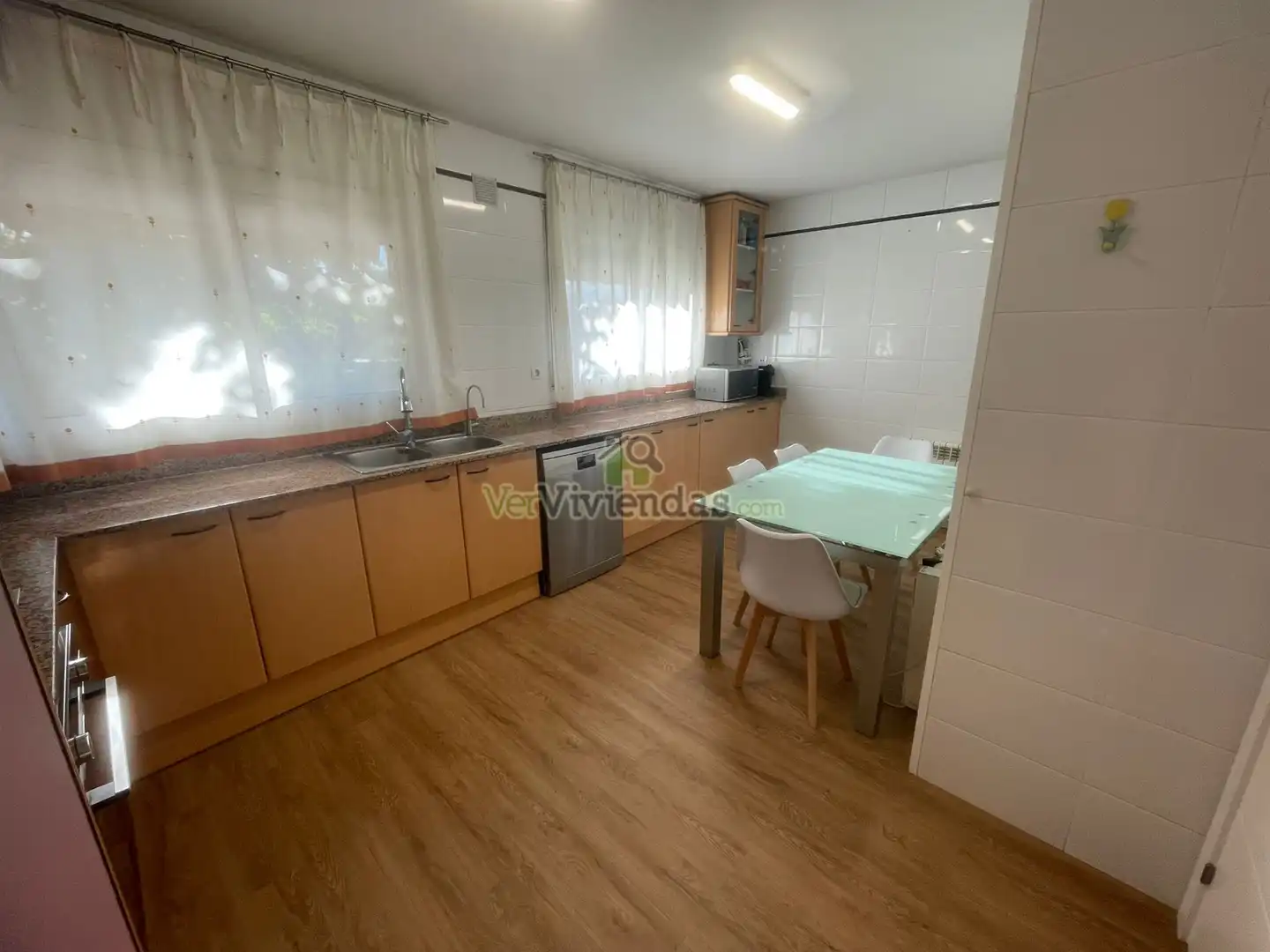 Cocina de Casa adosada en venta en Martorell con Aire acondicionado, Calefacción y Jardín privado