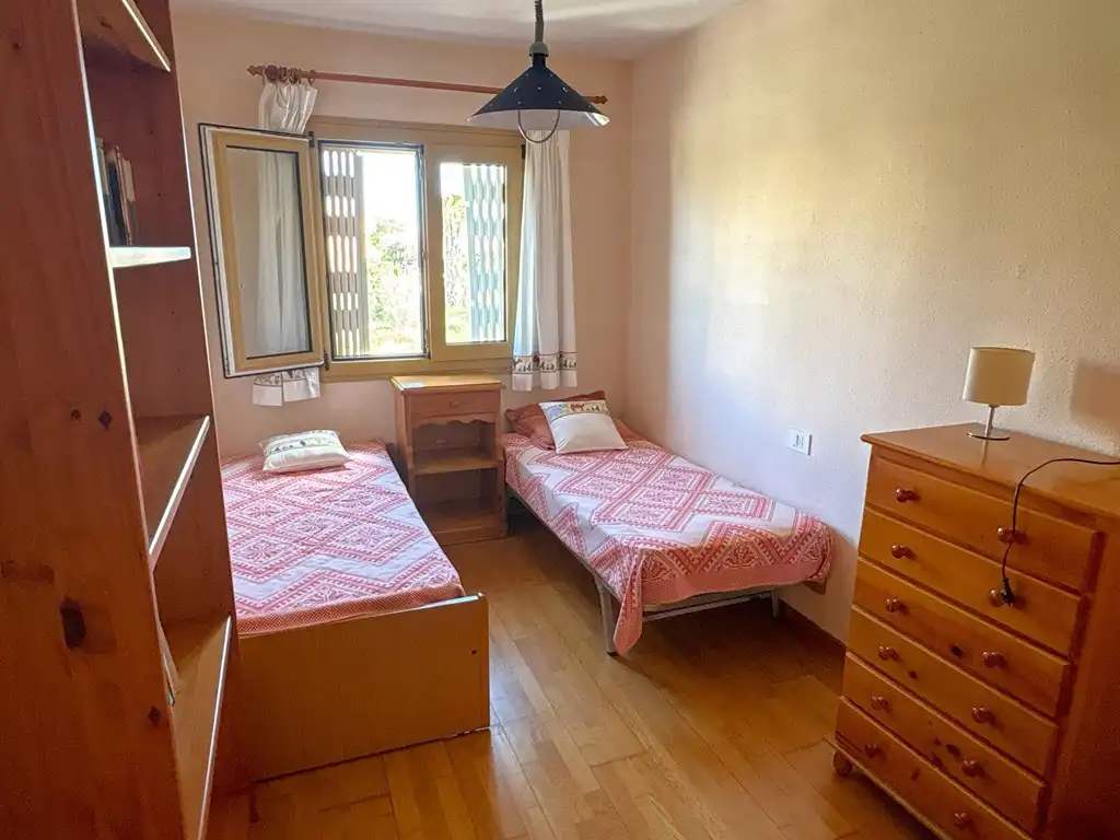 Schlafzimmer von Einfamilien-Reihenhaus zum Verkauf in Dénia mit Klimaanlage, Terrasse und Balkon