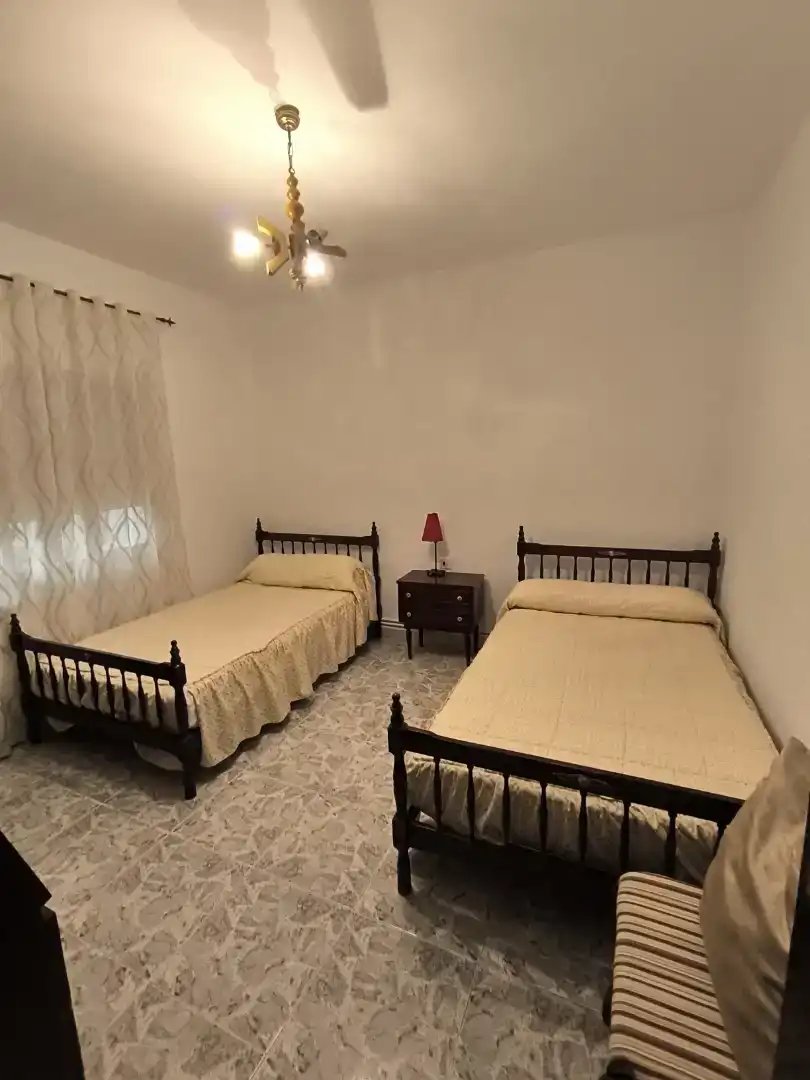 Habitación de Casa adosada en venta en El Robledo  