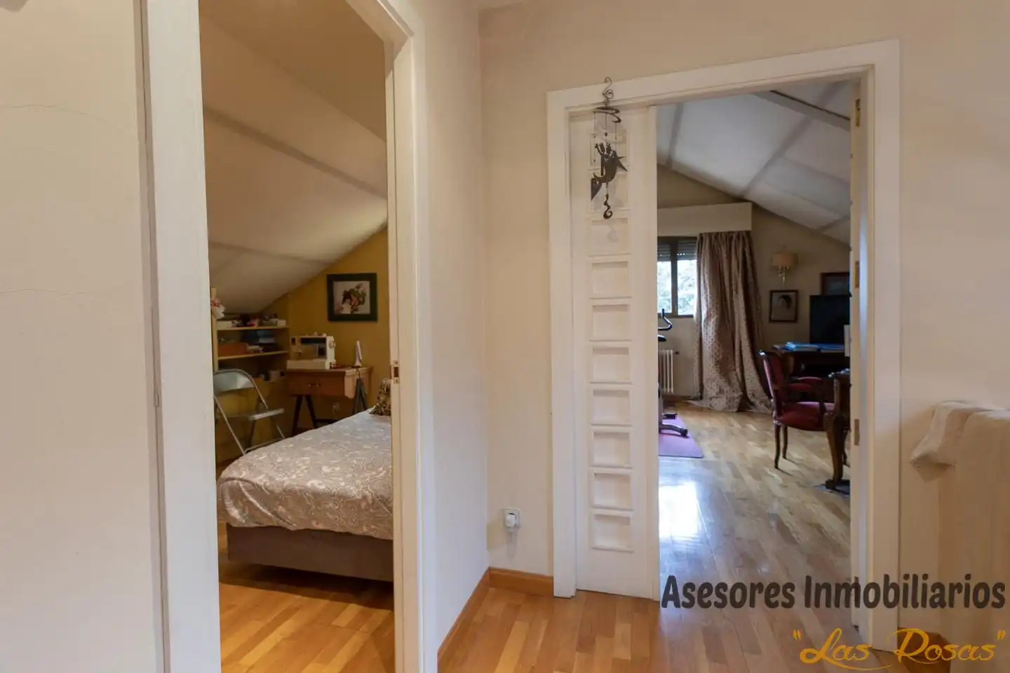 Schlafzimmer von Einfamilien-Reihenhaus zum Verkauf in Madrid mit Klimaanlage, Heizung und Privatgarten