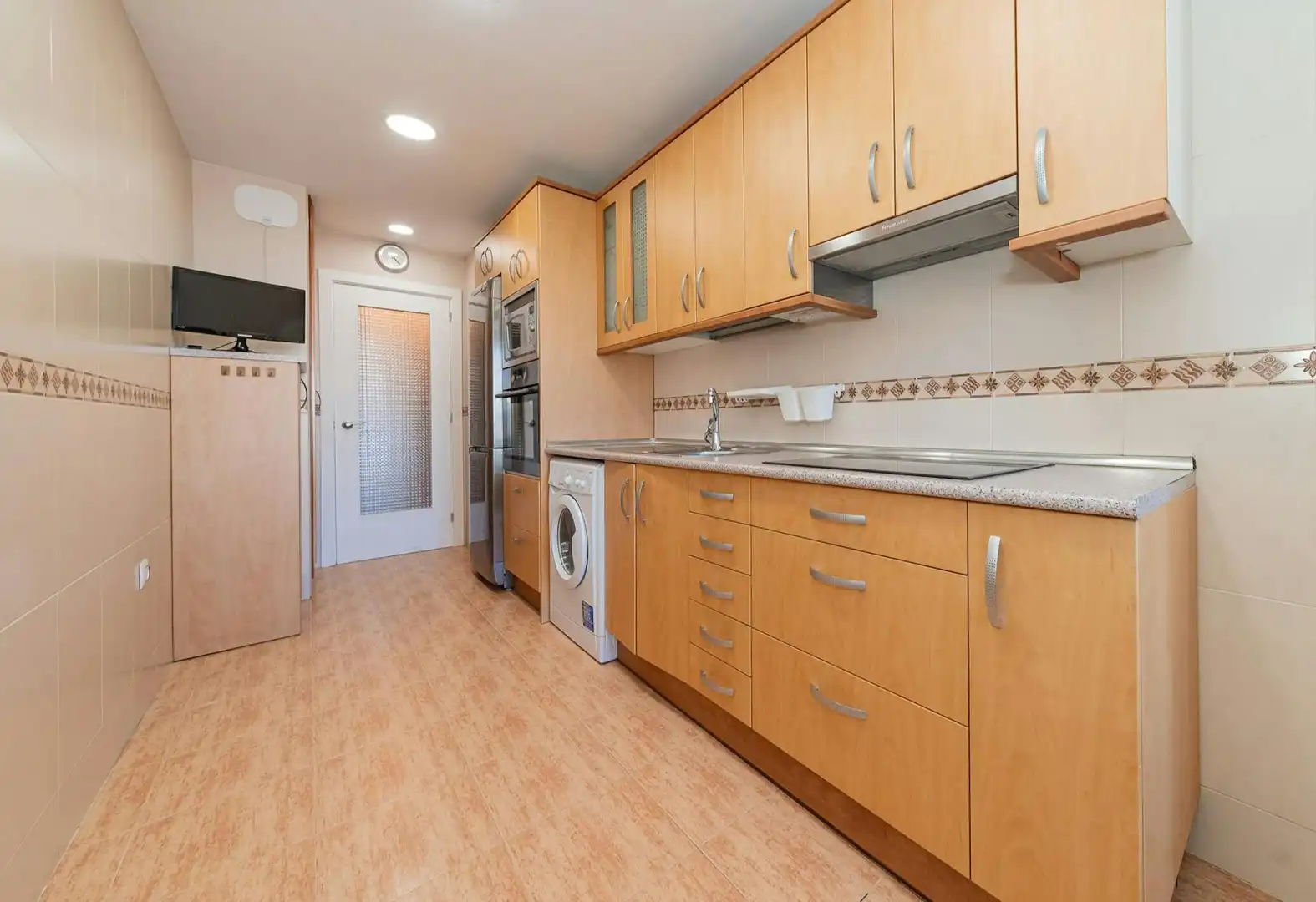 Cocina de Piso para compartir en Madrid con Aire acondicionado, Calefacción y Lavadora