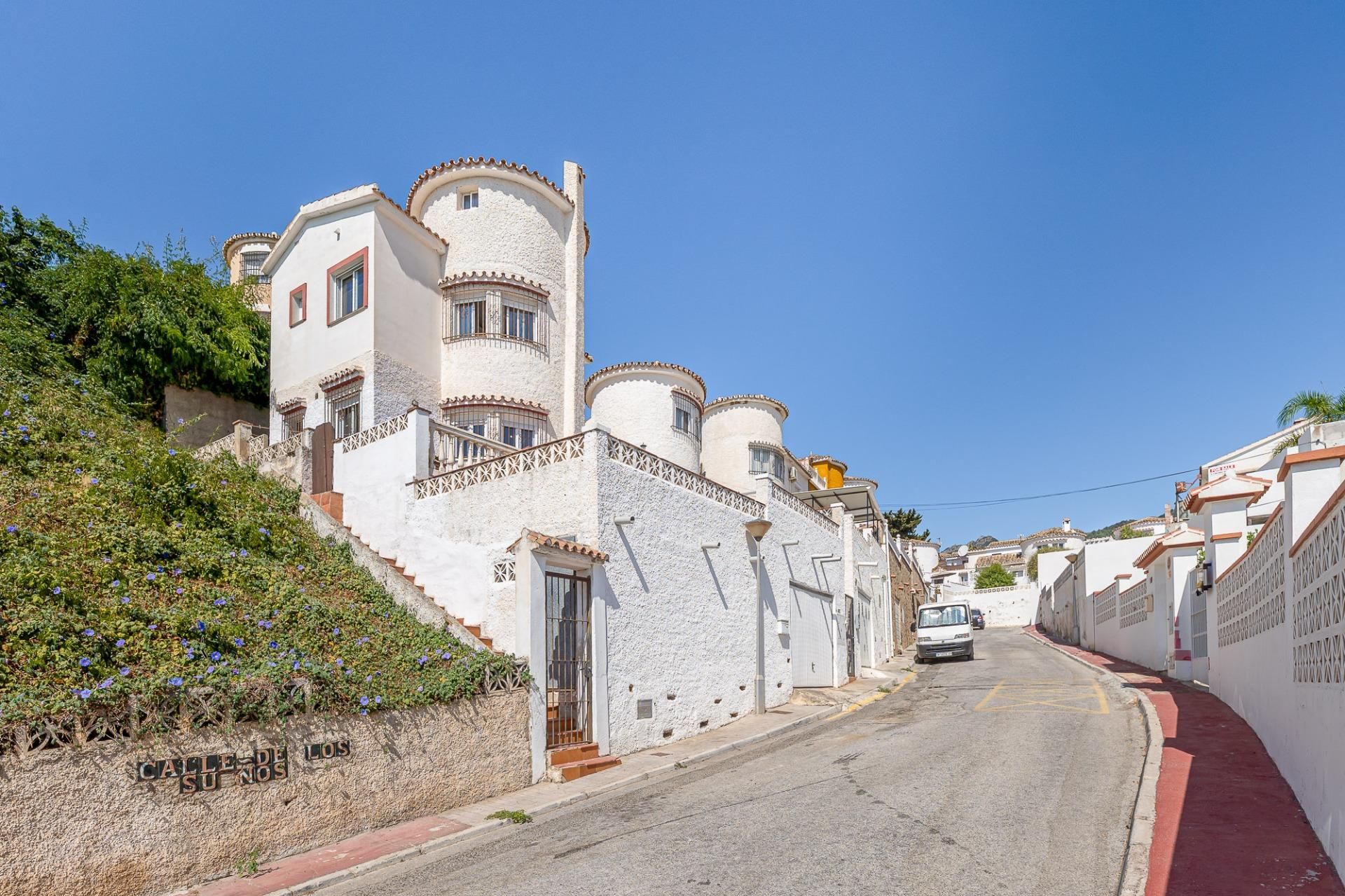 Vista exterior de Casa adosada en venta en Benalmádena con Aire acondicionado, Calefacción y Jardín privado