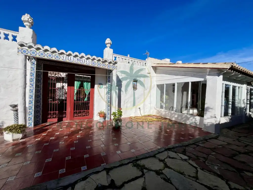 Exterior view of Houses for sale in Cullera