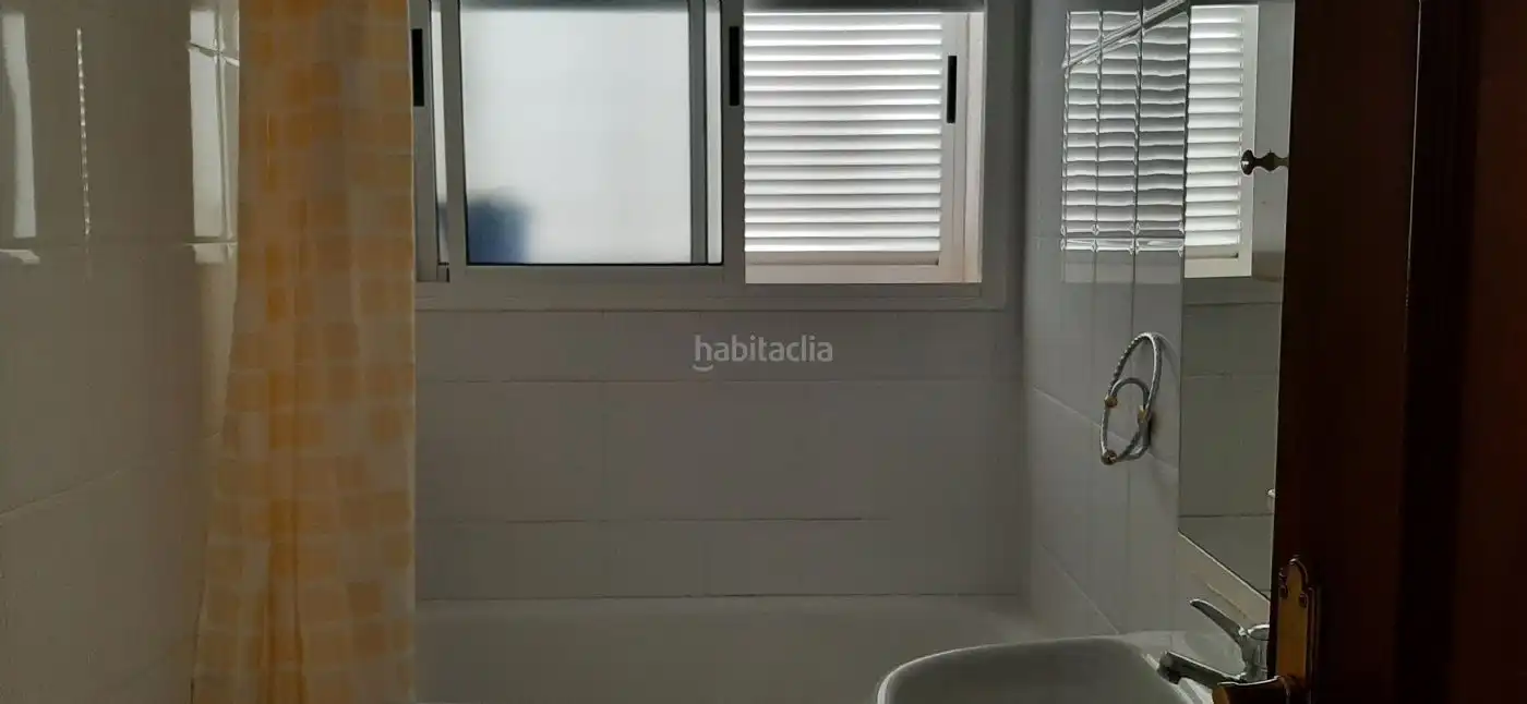Piso con ascensor en venta en Calle Pintor Vazquez Díaz 1, imagen 3