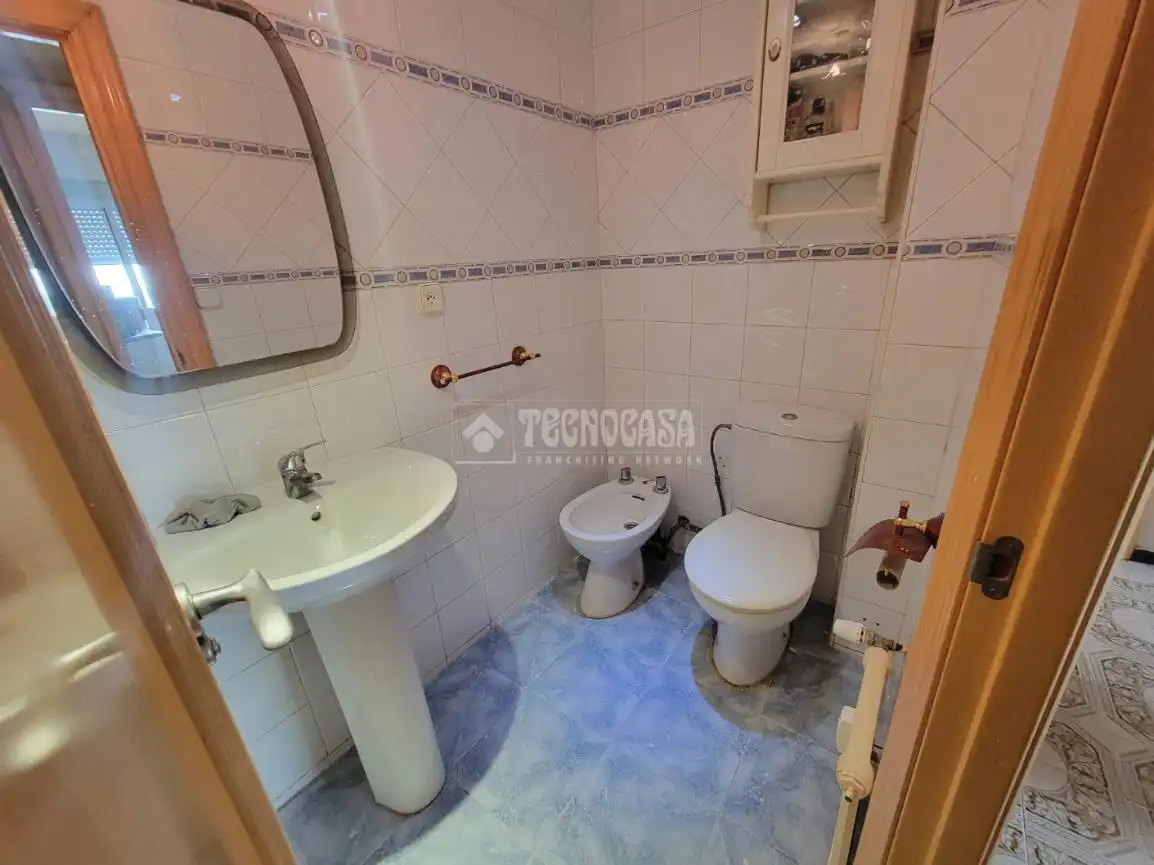 Bathroom of Flat for sale in Zaragoza  with Air Conditioner