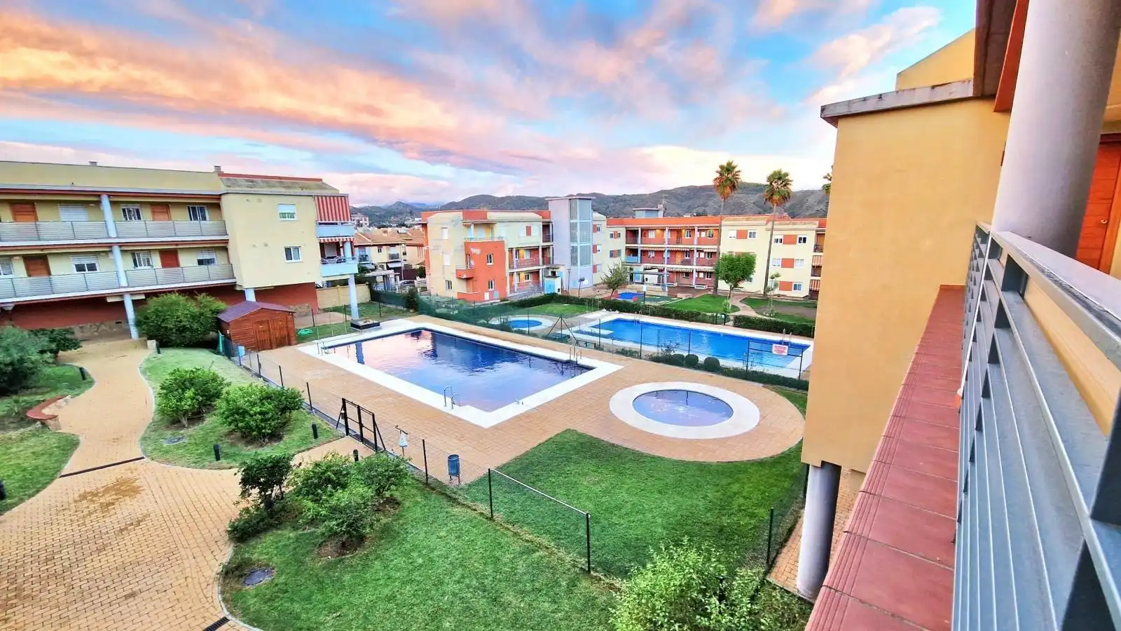 Exterior view of Flat for sale in Málaga Capital  with Air Conditioner, Terrace and Furnished