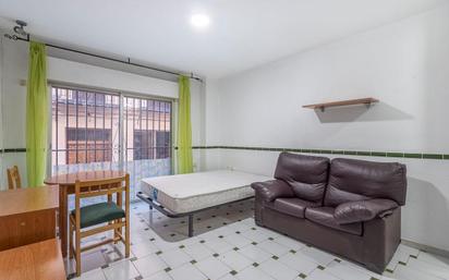 Bedroom of Flat for sale in  Granada Capital