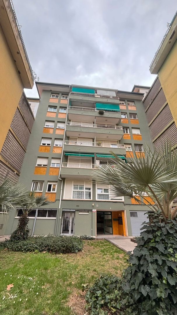 Exterior view of Flat for sale in Girona Capital