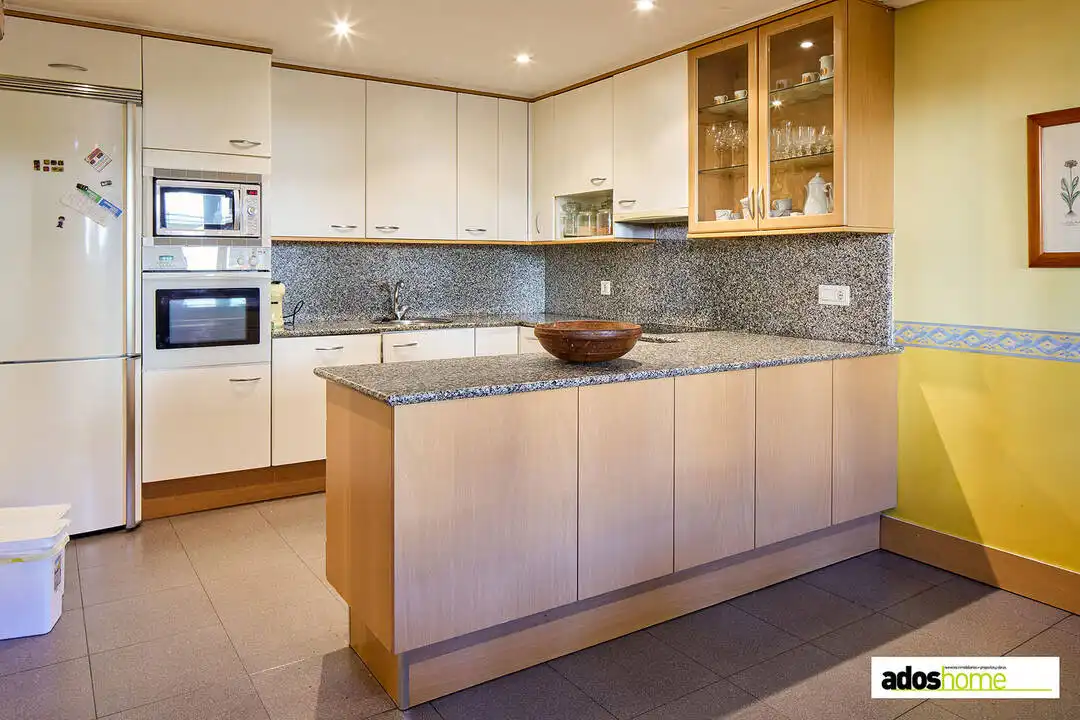 Cocina de Casa adosada en venta en Zarautz con Calefacción