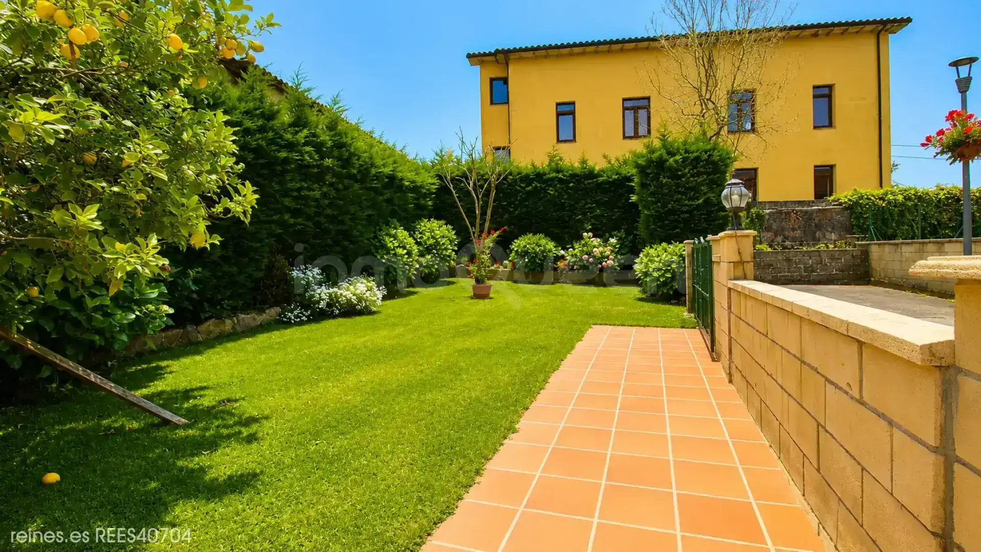 Jardín de Casa adosada en venta en Penagos con Jardín privado, Terraza y Amueblado