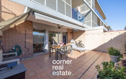 Exterior view of Planta baja for sale in Sant Cugat del Vallès  with Air Conditioner, Heating and Private garden