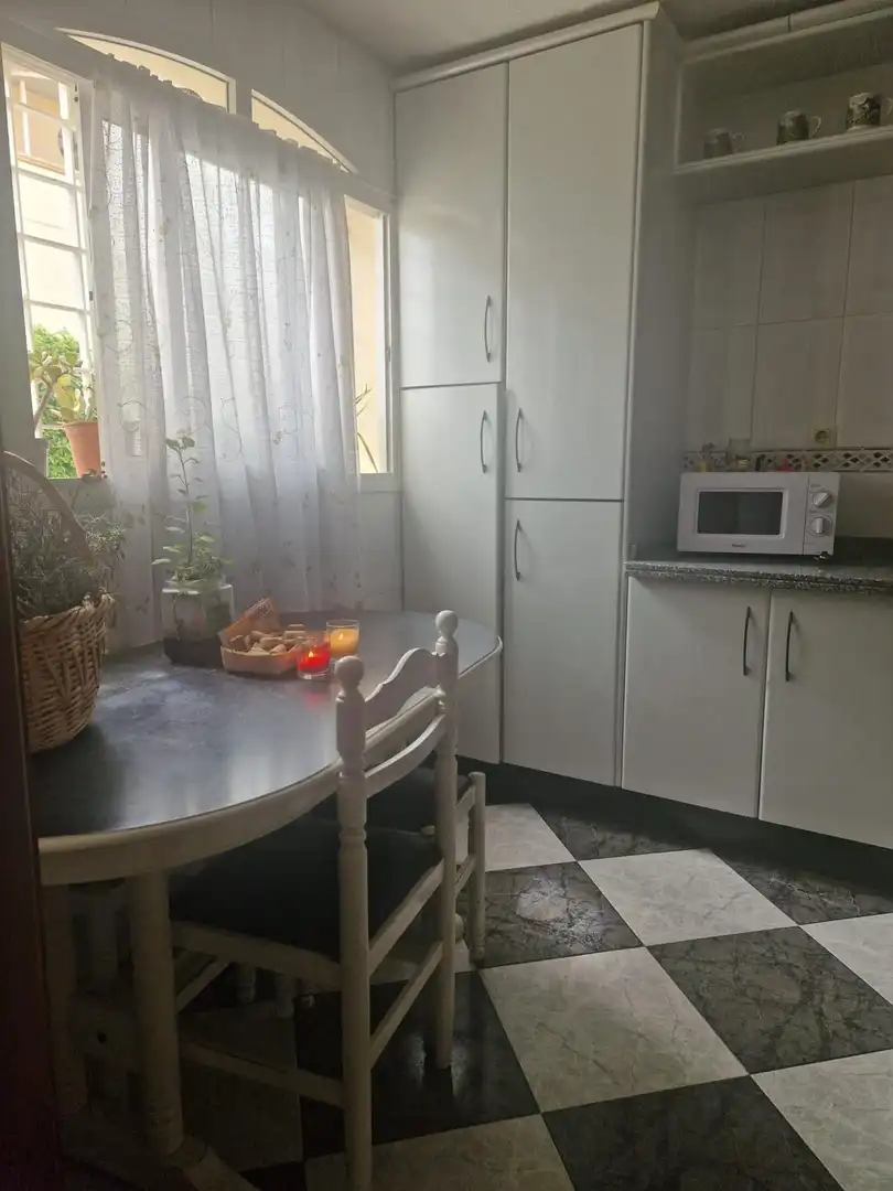 Cuina de Casa adosada en venda en Jerez de la Frontera amb Aire condicionat, Calefacció i Terrassa