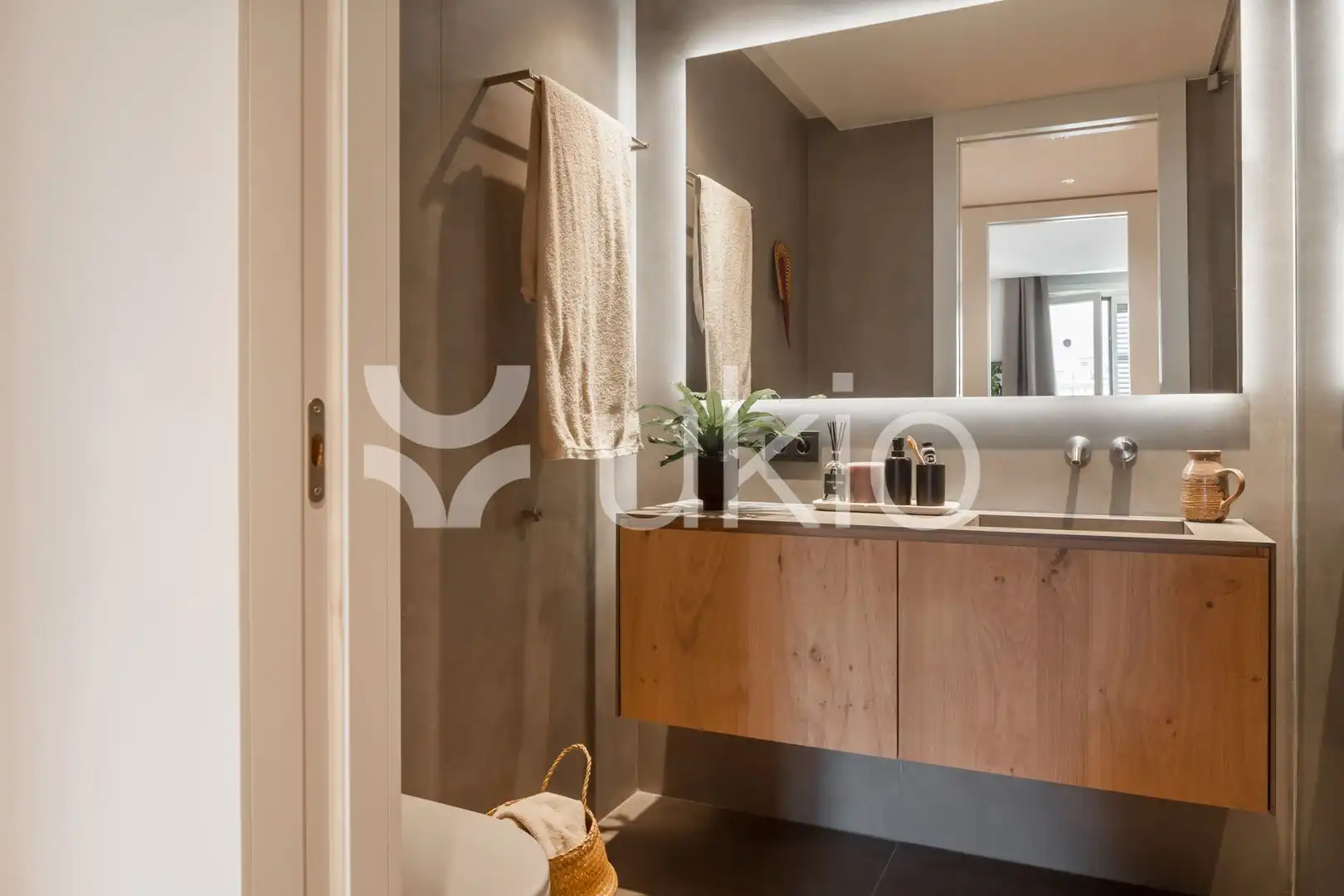 Badezimmer von Wohnungen zur Miete in Barcelona mit Klimaanlage, Heizung und Möbliert