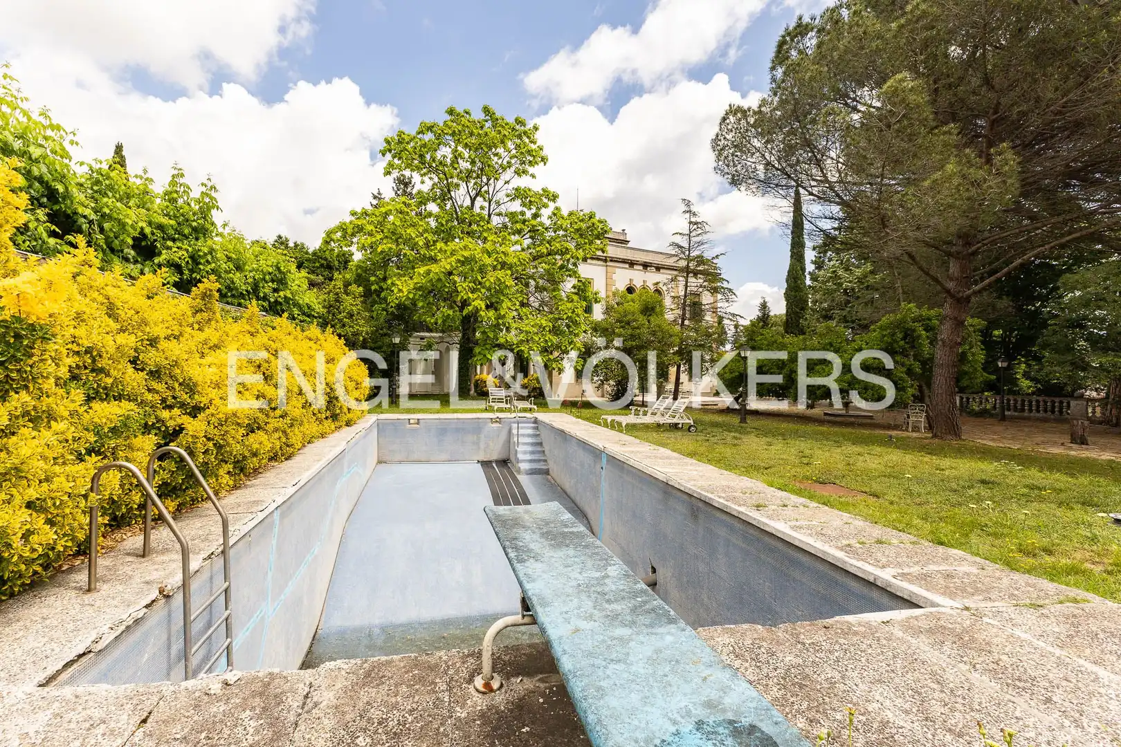 Piscina de Casa o chalet en venta en Llinars del Vallès con Aire acondicionado, Calefacción y Jardín privado