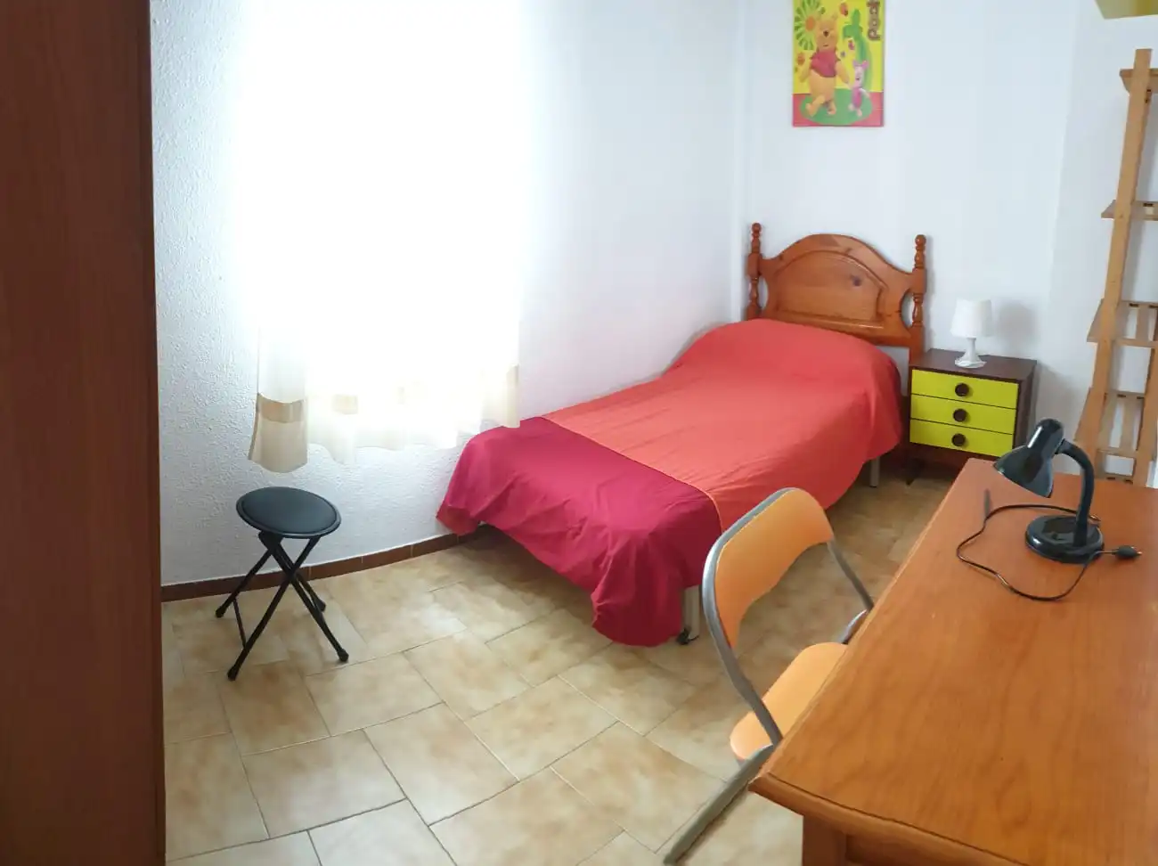 Habitación de Piso de alquiler en Sevilla con Aire acondicionado, Amueblado y Lavadora