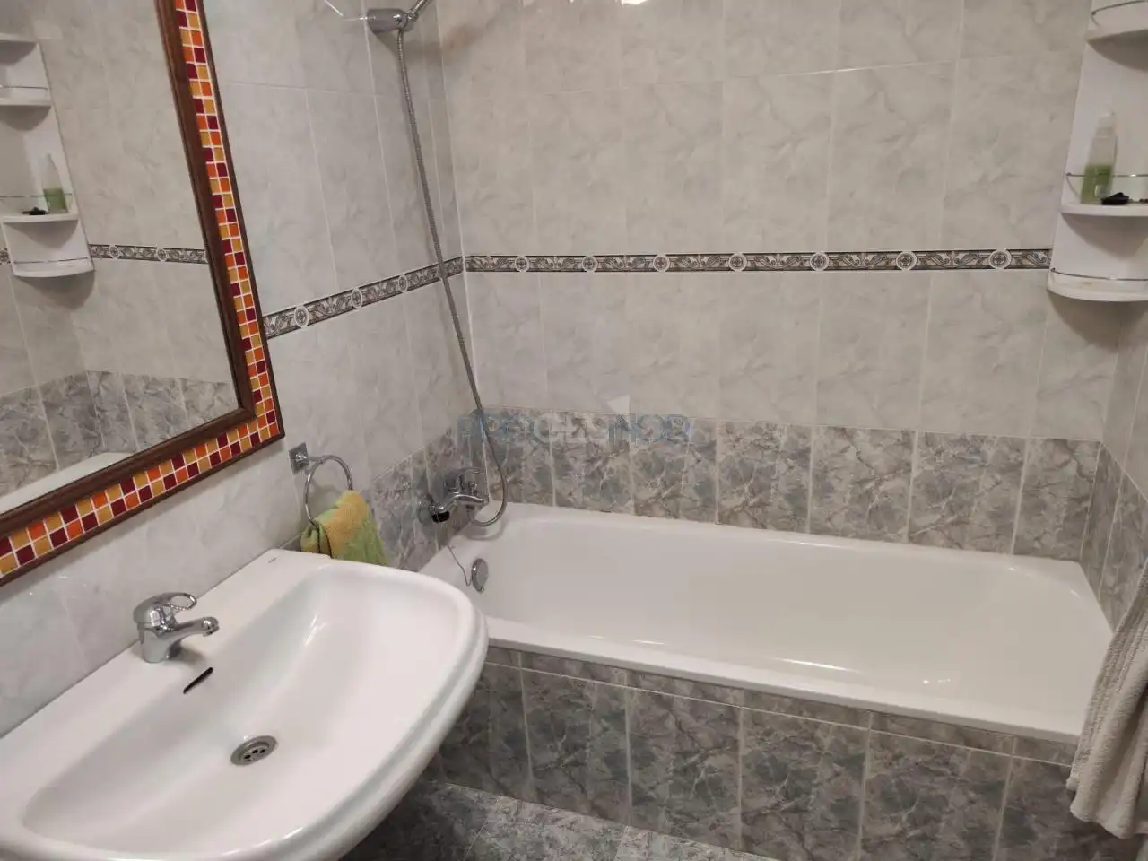 Bany de Casa adosada en venda en Valdefresno amb Calefacció, Jardí privat i Parquet