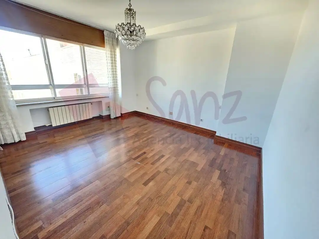Habitación de Piso de alquiler en  Logroño con Calefacción y Balcón