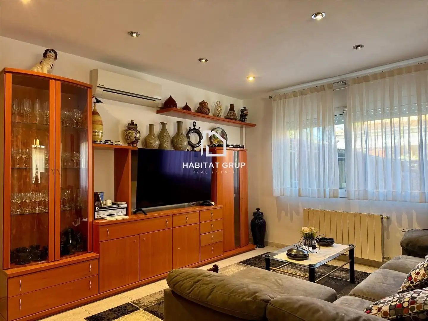 Sala de estar de Casa adosada en venta en Sant Gregori con Aire acondicionado, Calefacción y Jardín privado