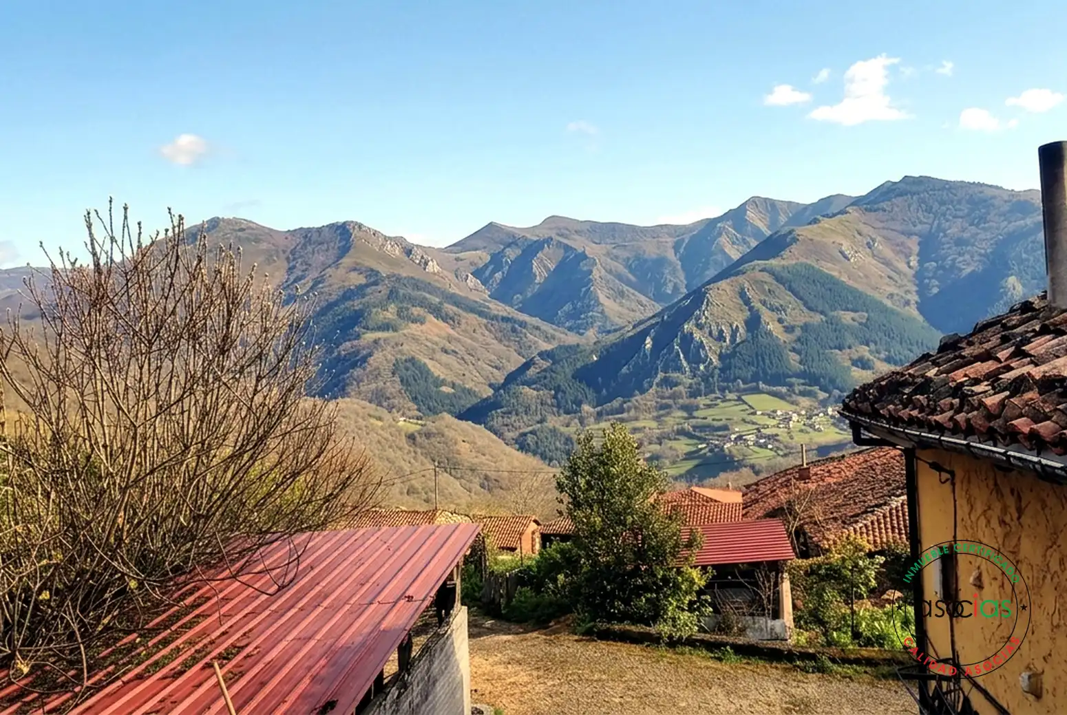 Vista exterior de Casa o chalet en venta en Quirós con Calefacción