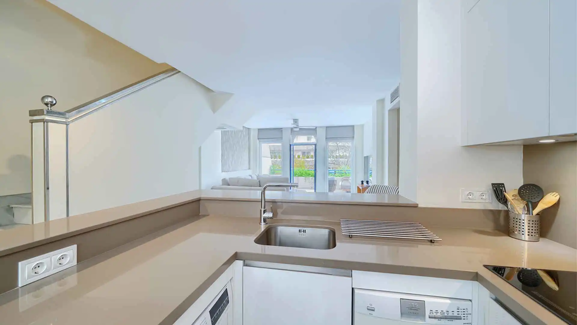 Apartment with pool for sale in Marbella Centro, imagen 13
