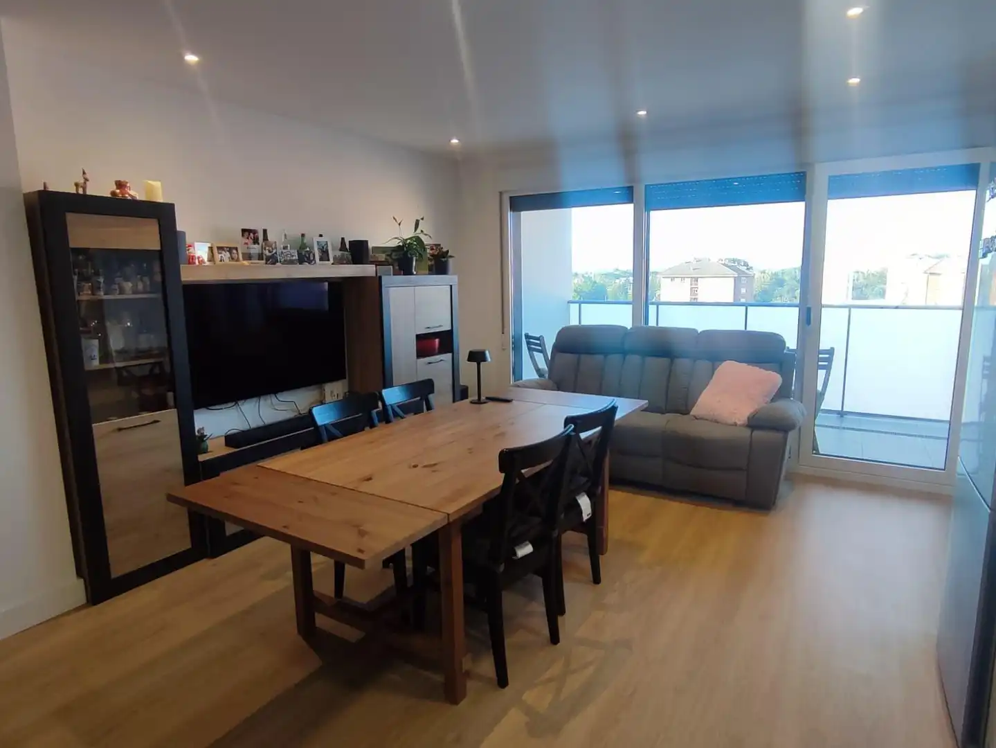 Wohnzimmer von Wohnung zur Miete in Oviedo  mit Heizung, Terrasse und Möbliert