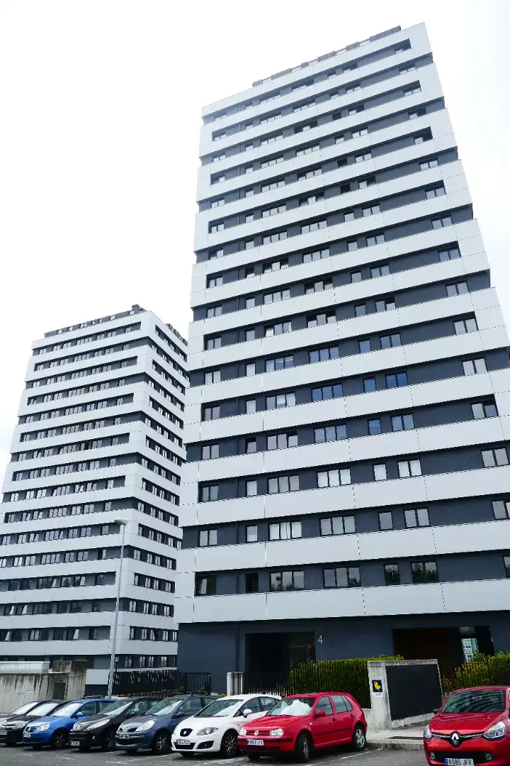 Vista exterior de Pis en venda en A Coruña Capital  amb Calefacció, Traster i Forn