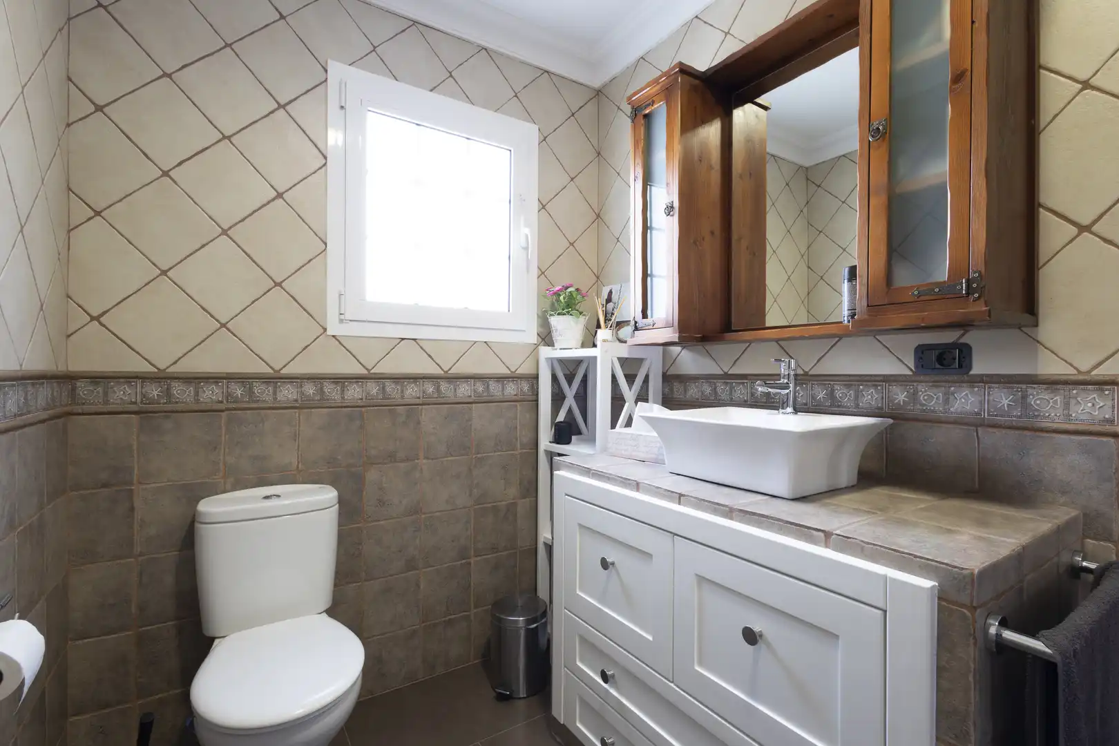 Badezimmer von Haus oder Chalet zum Verkauf in Candelaria mit Privatgarten, Terrasse und Abstellraum