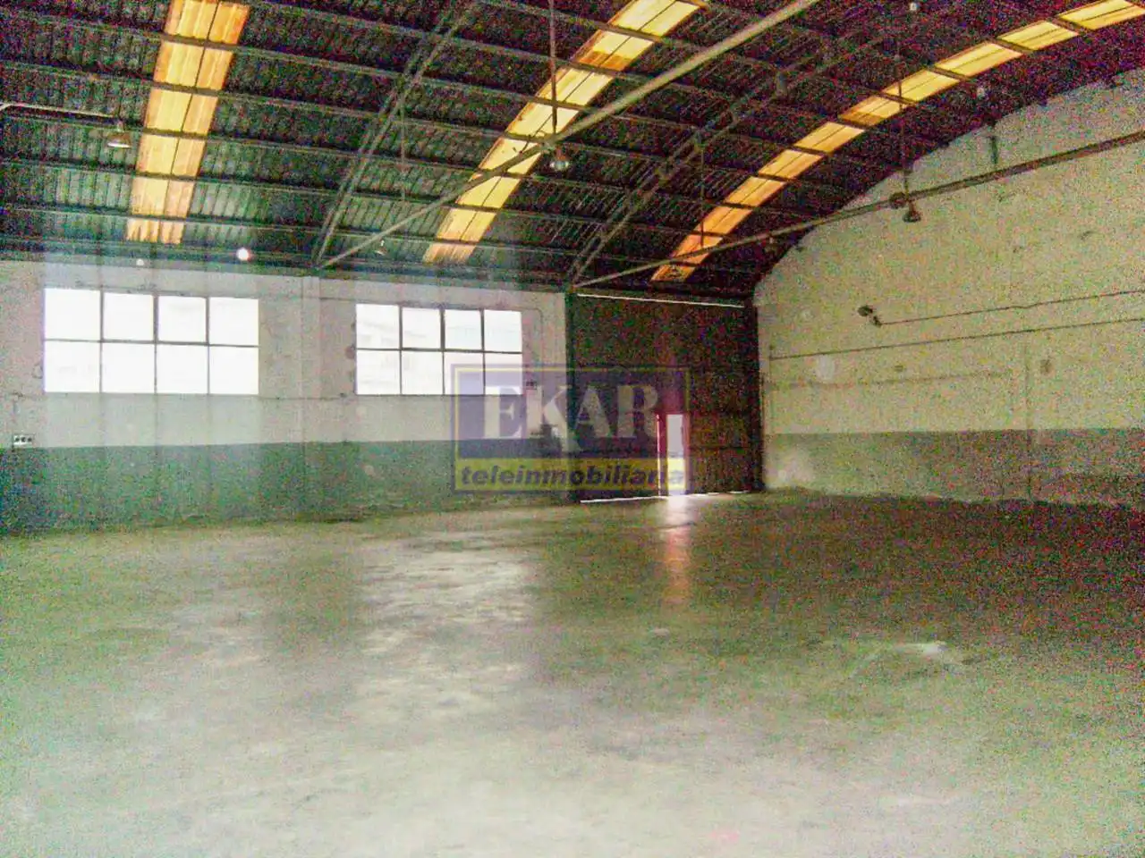 Industrial building to rent in Calle Primautzar, imagen 2
