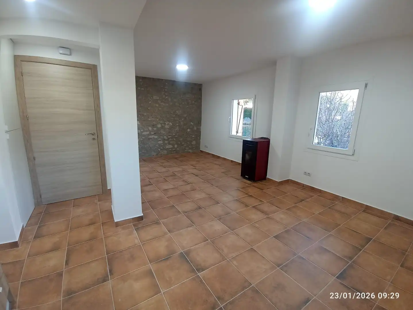 Wohnung zur Miete in Avià mit Heizung und Ofen
