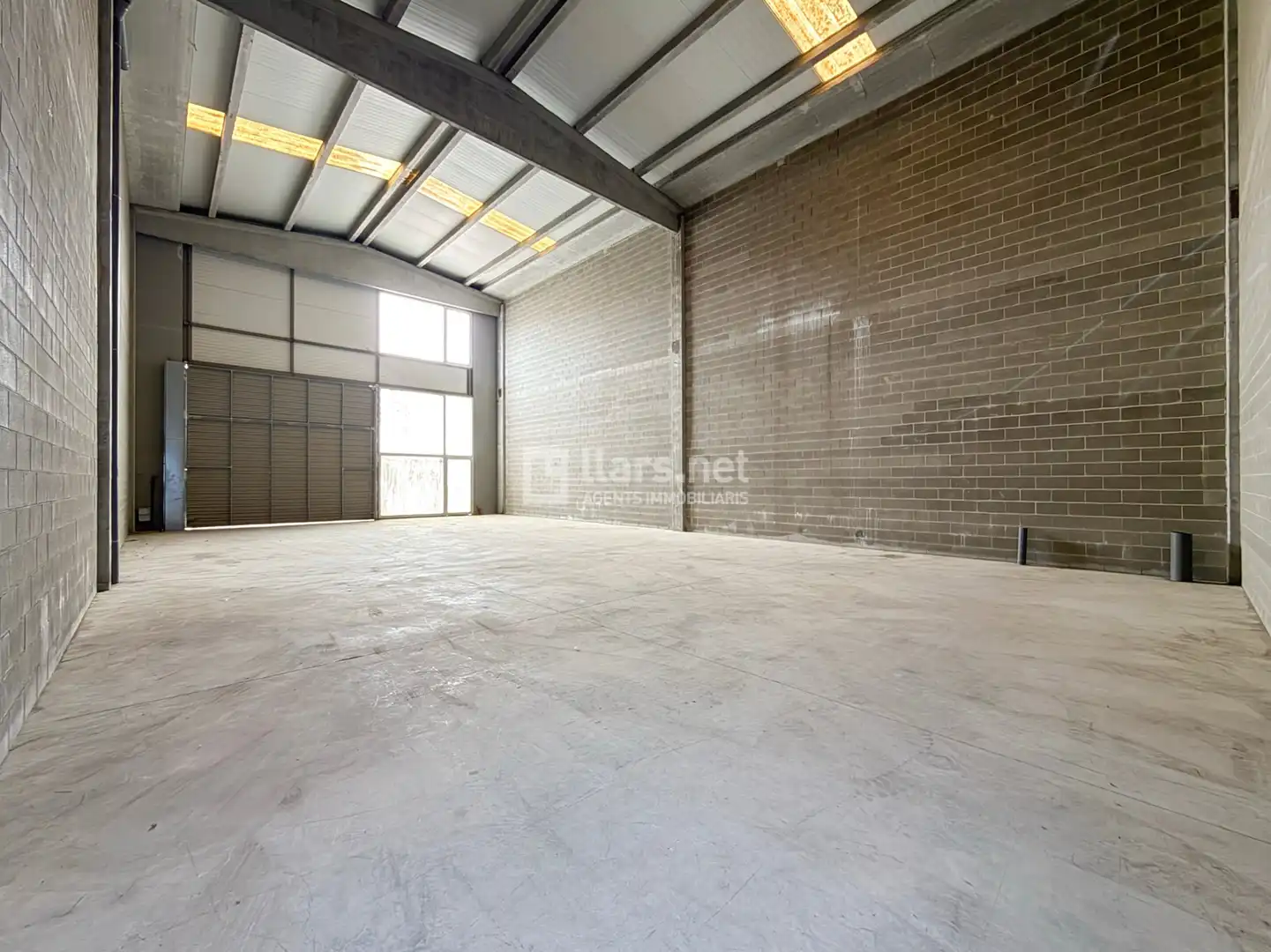 Nau industrial de lloguer a Carrer de l'Àncora, Barri del Mar
